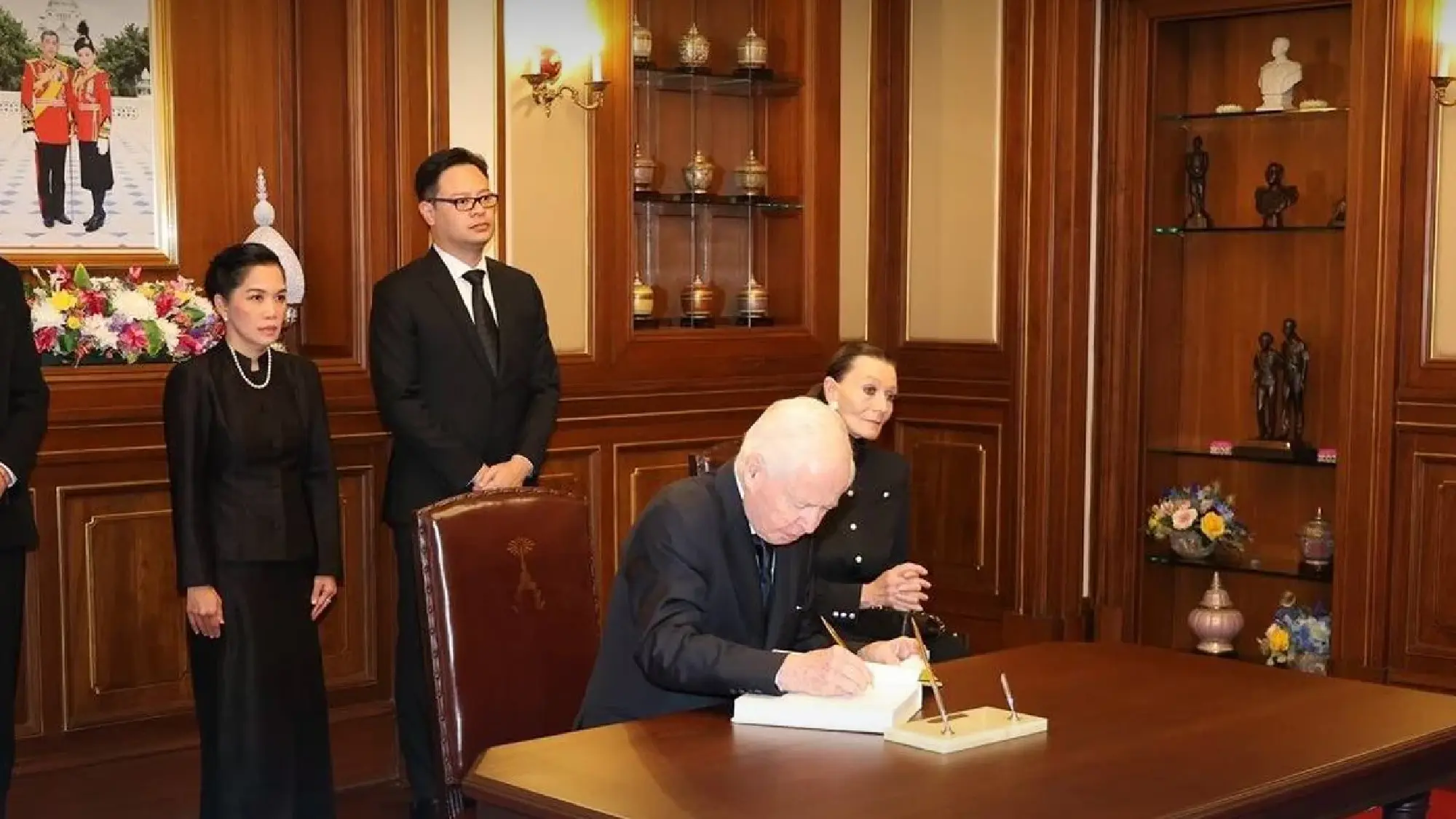 Prince of Liechtenstein and wife pay respects to Her Majesty Queen Sirikit The Queen Mother