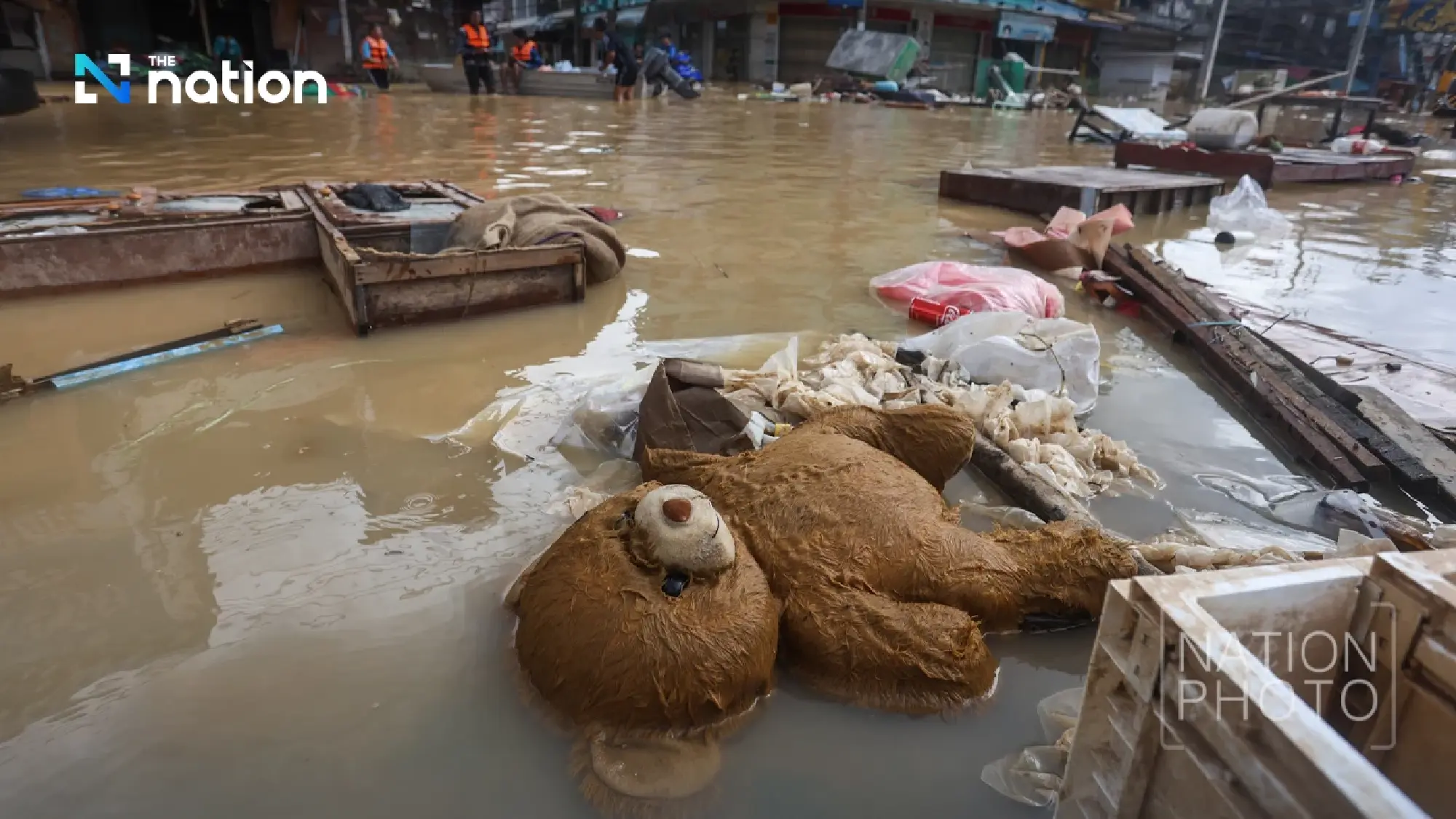 Public Health Minister ensures transparency on Hat Yai flood deaths, promises full aid