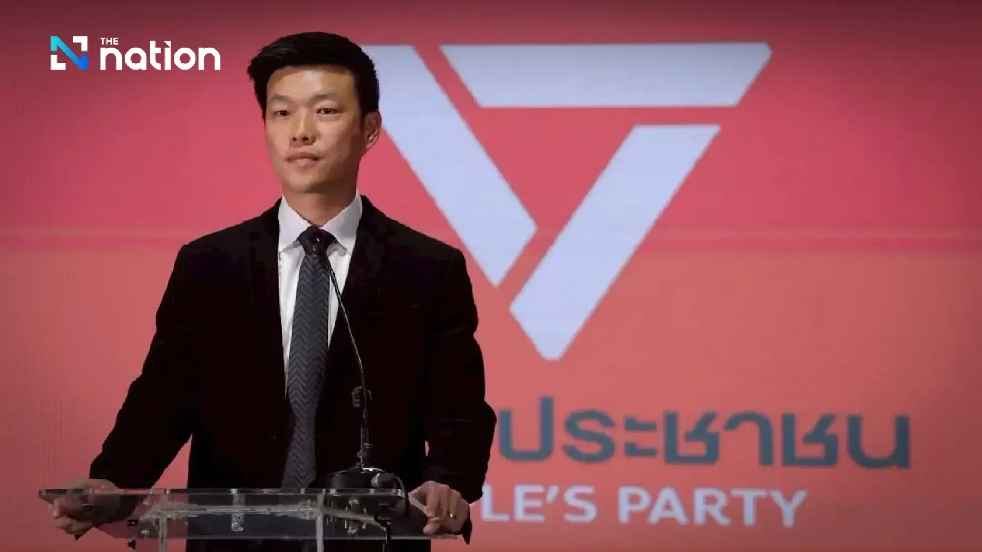 Natthaphong accuses PM of exploiting nationalism while avoiding crackdown on grey capital