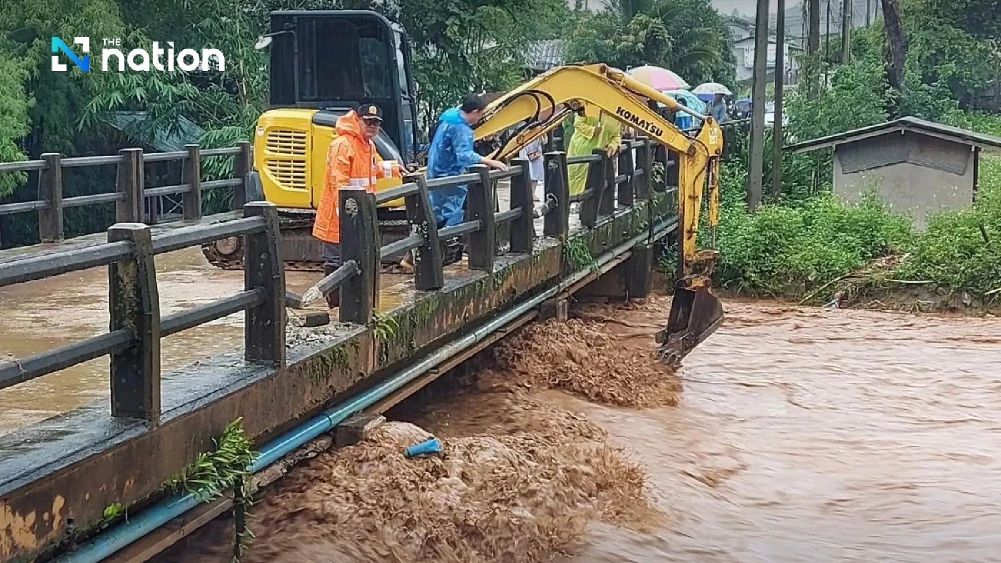 Heavy flooding affects 15 provinces; 13 dead in Central and Northern Regions