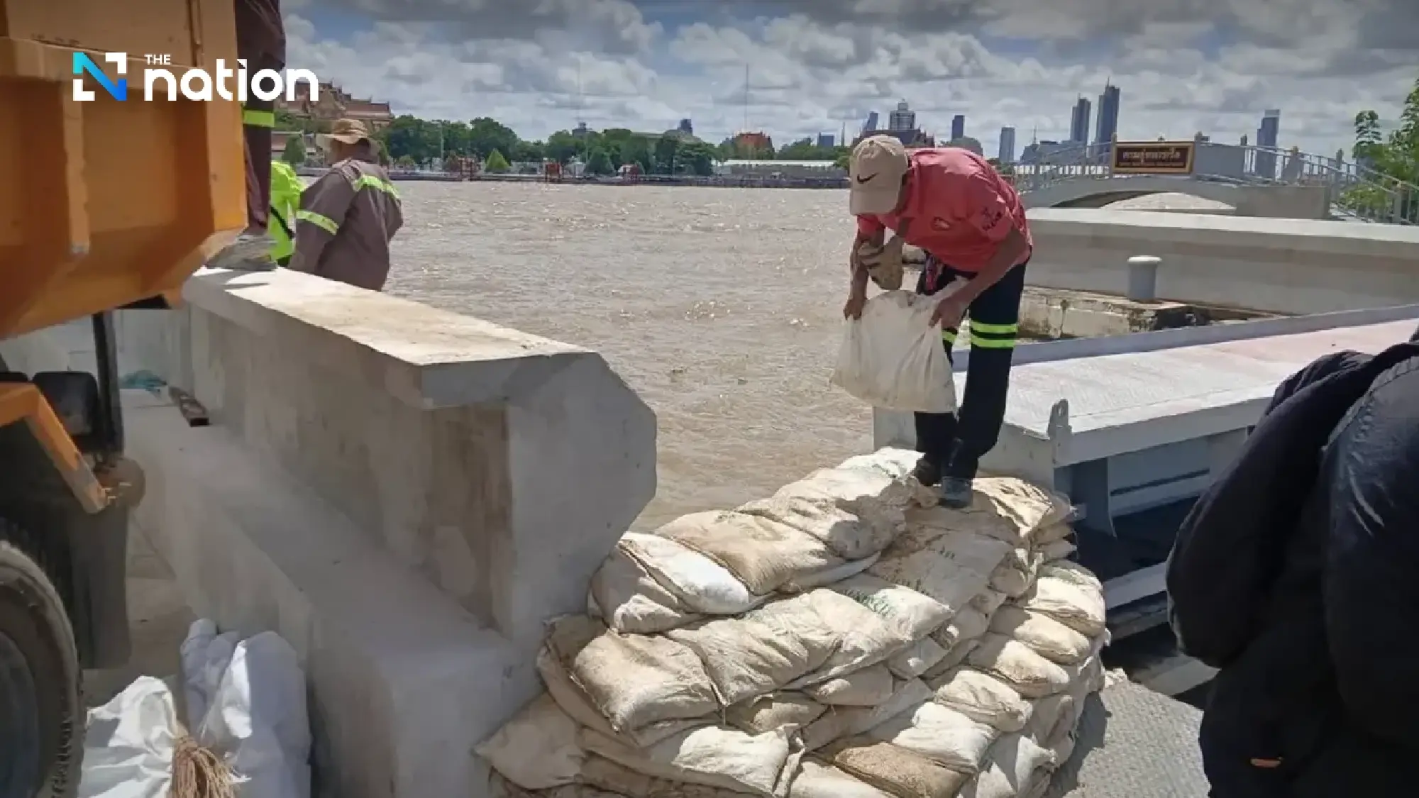 Chao Phraya River still critical — Bangkok on 48-hour flood watch