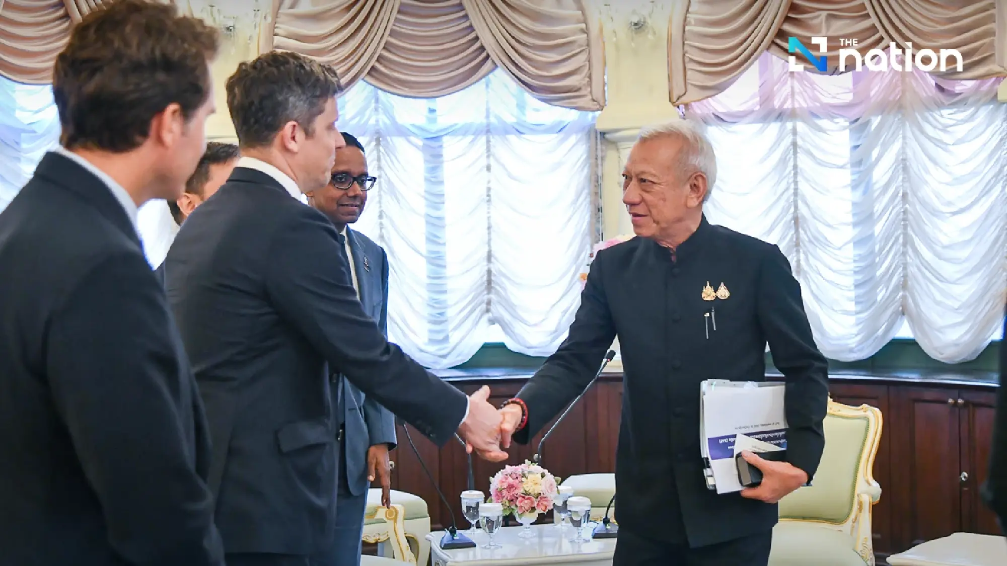 Phiphat discusses 10-billion-baht U-Tapao MRO investment with Airbus