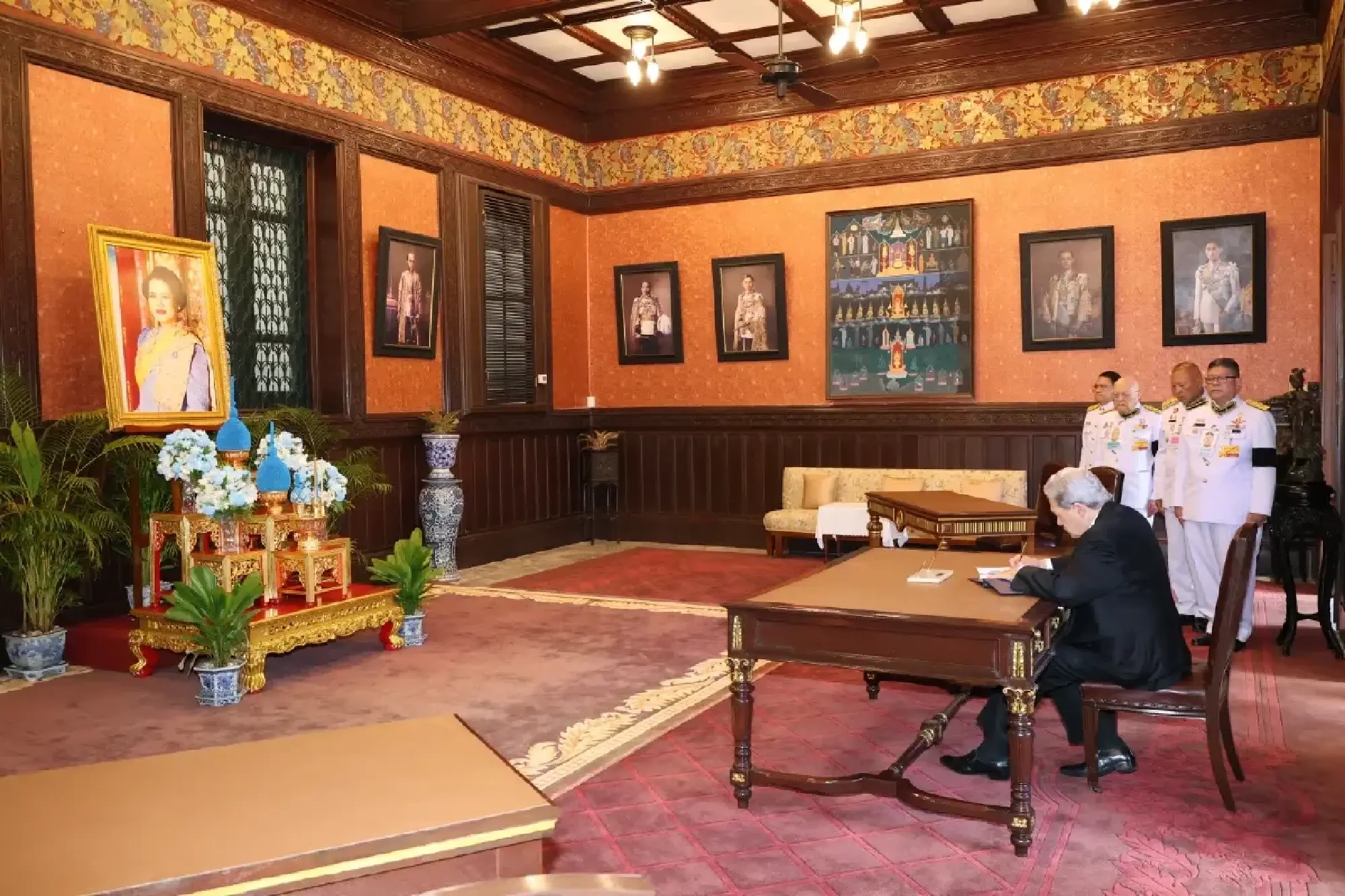 Prince of Liechtenstein and wife pay respects to Her Majesty Queen Sirikit The Queen Mother