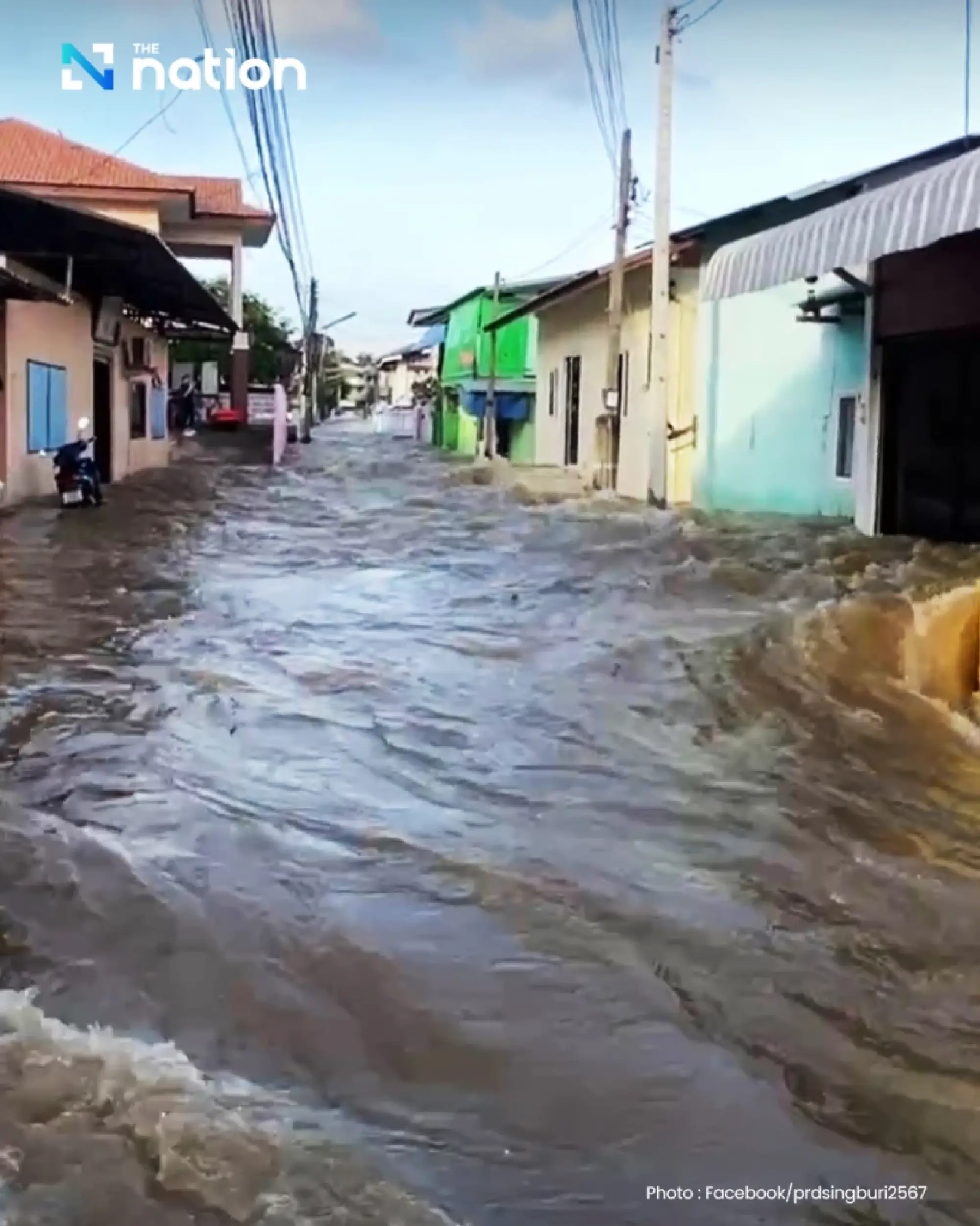 Flood barrier collapses in In Buri, Sing Buri — three villages submerged, water surges toward key areas