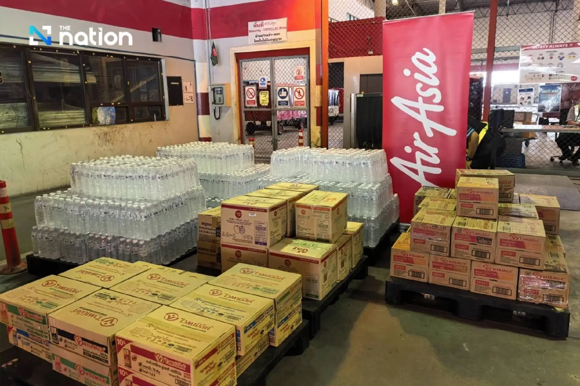 AirAsia Delivers Thai Compassion to Flood Victims in Hat Yai and Narathiwat