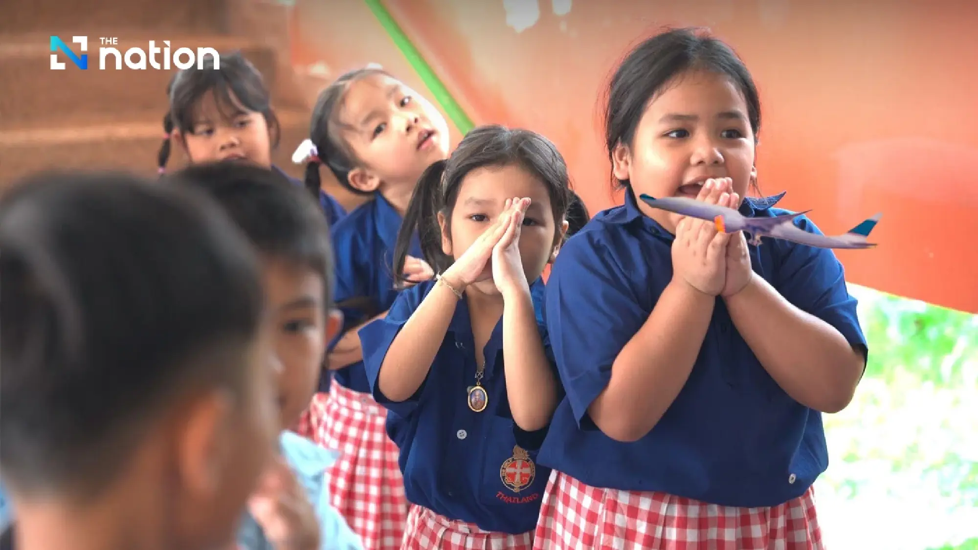 30 Underprivileged Children from Santisuk Foundation Receive Educational Sponsorships from Philanthropic Couple 