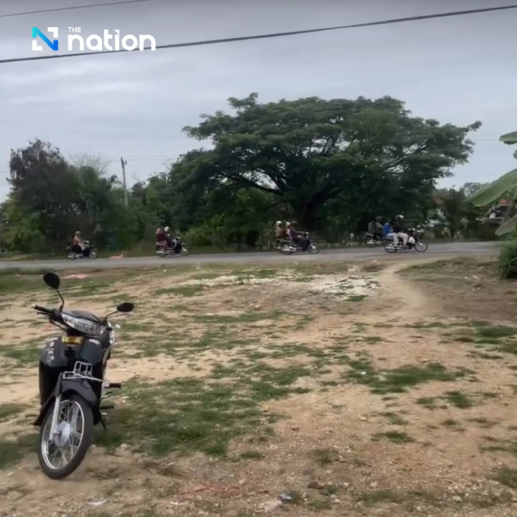Cambodian troops fire rifles from high building near Ban Klong Luek border crossing