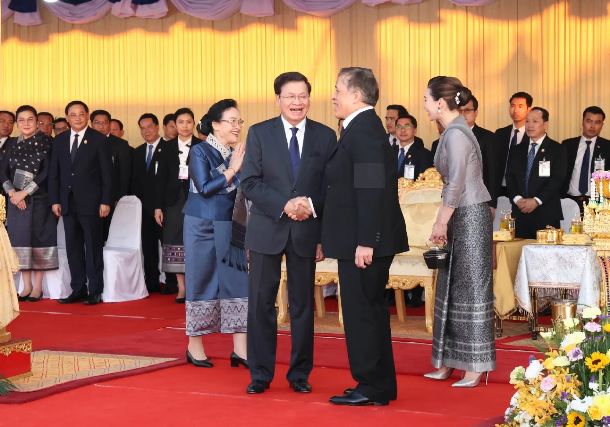 Their Majesties open fifth Thai–Lao Friendship Bridge linking Bueng Kan and Bolikhamxay