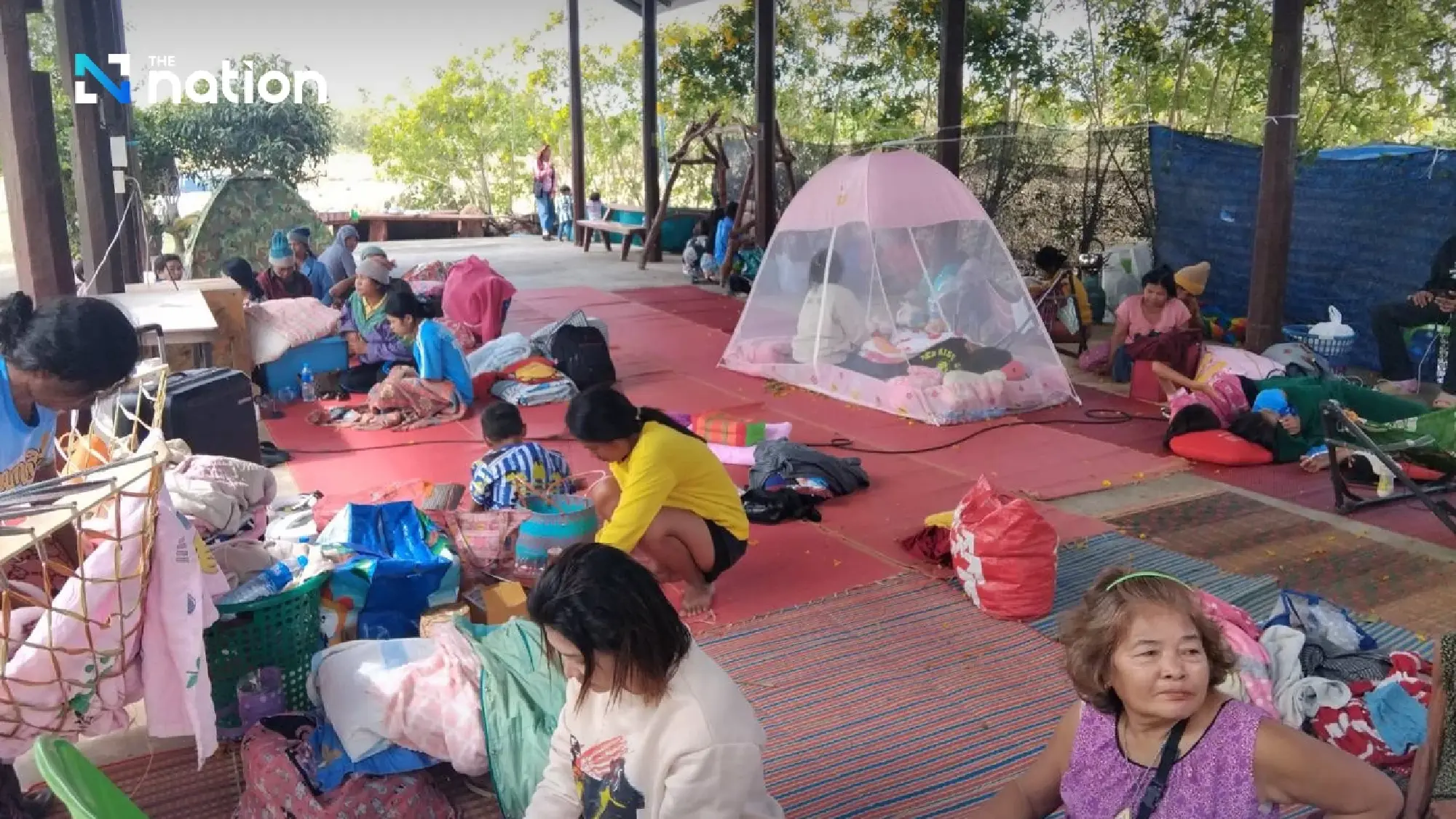 Cambodia attacks border areas, more than 120,000 people evacuated