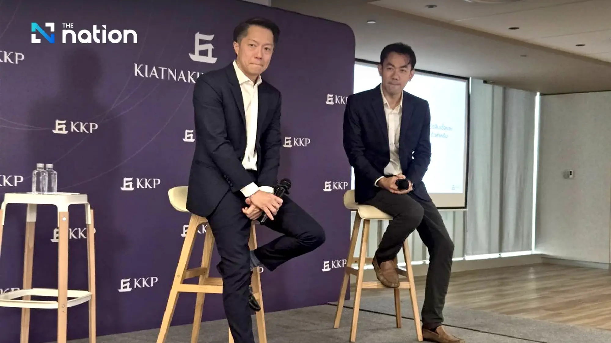 (from left)  Vissarut Panyapinyopon and Kornthip Puckprasurtdee