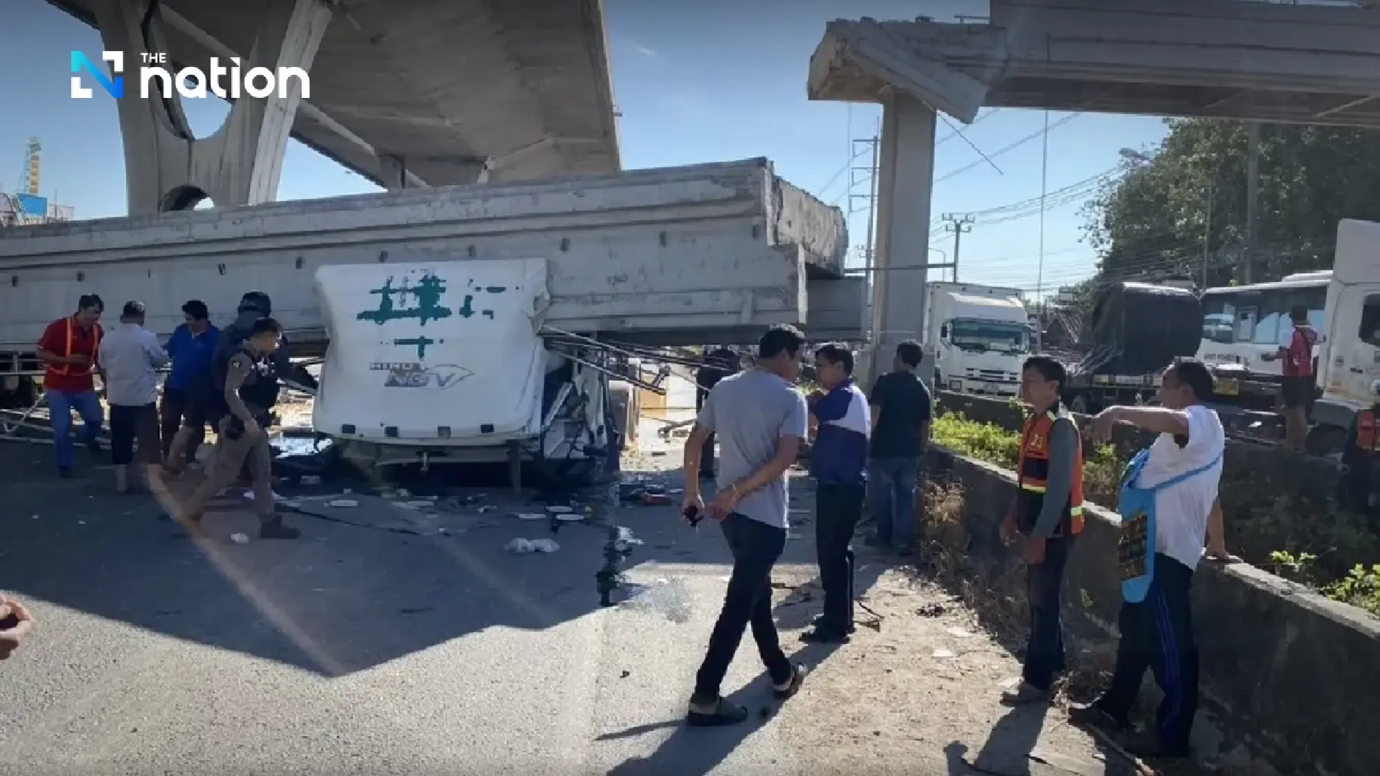 Overpass collapse on Bang Na-Trat Road causes major traffic disruption and injuries