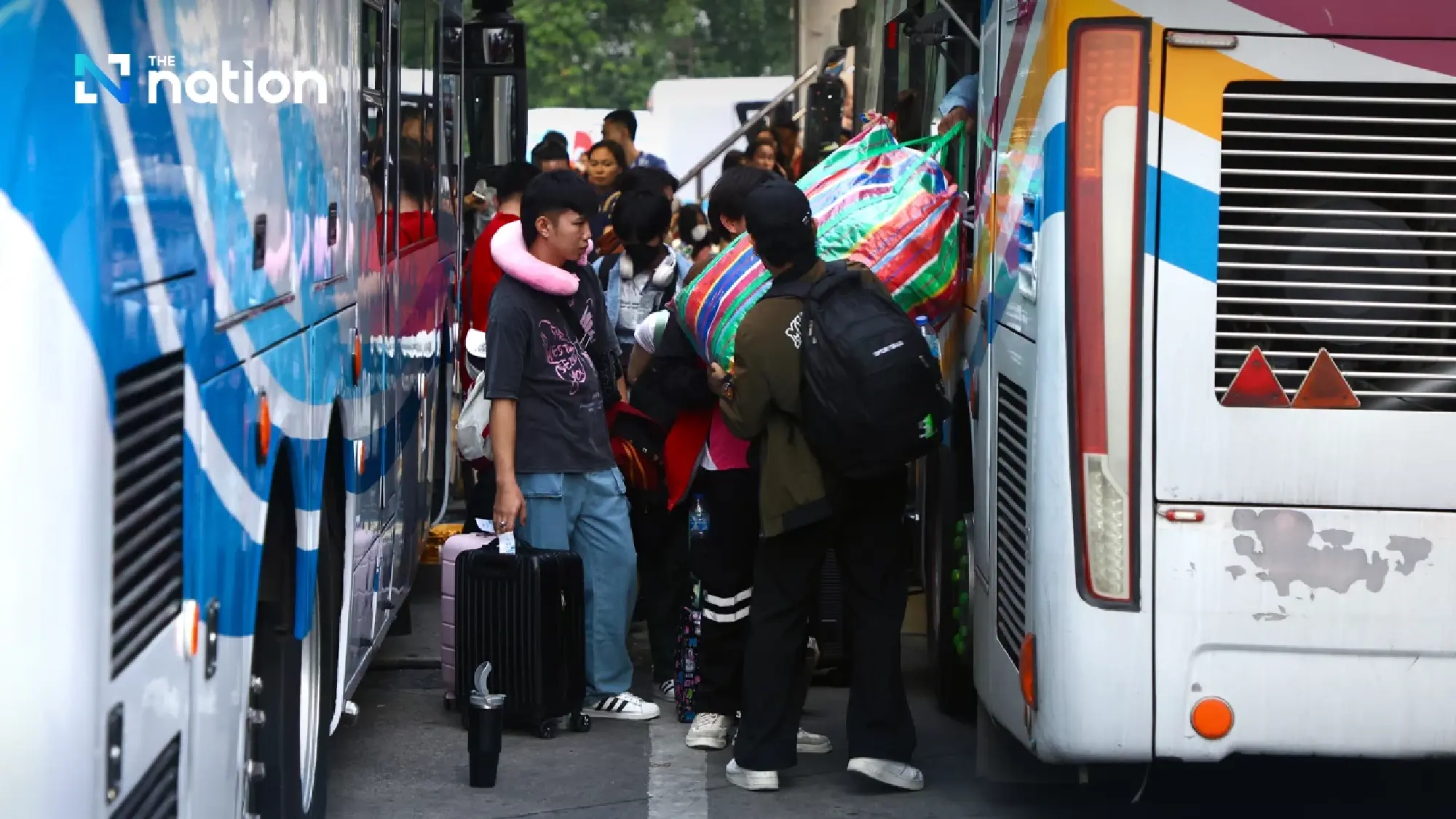 TCL prepares buses for New Year travel, expecting up to 180,000 passengers per day