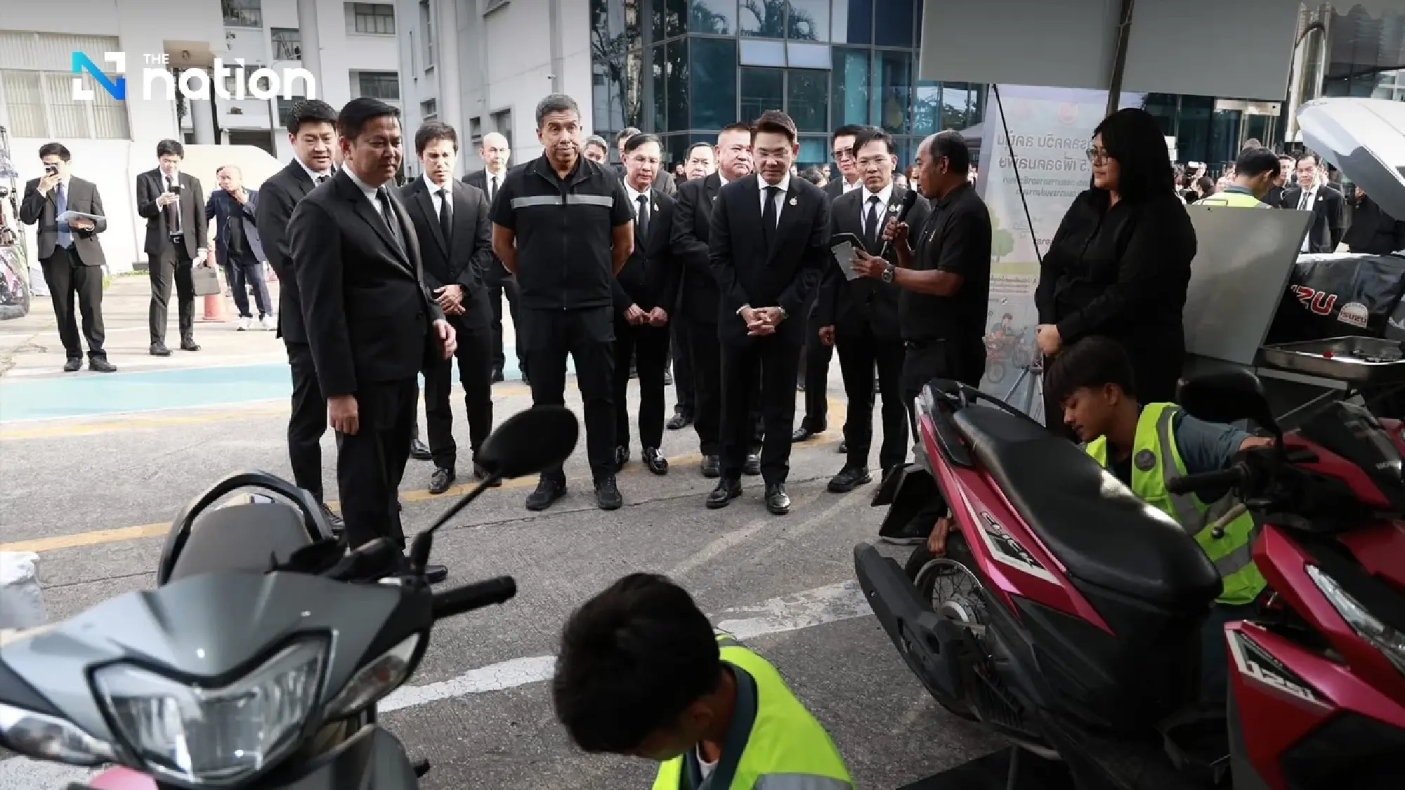 DLT steps up fight against PM2.5 with nationwide emission checks and free vehicle-care services