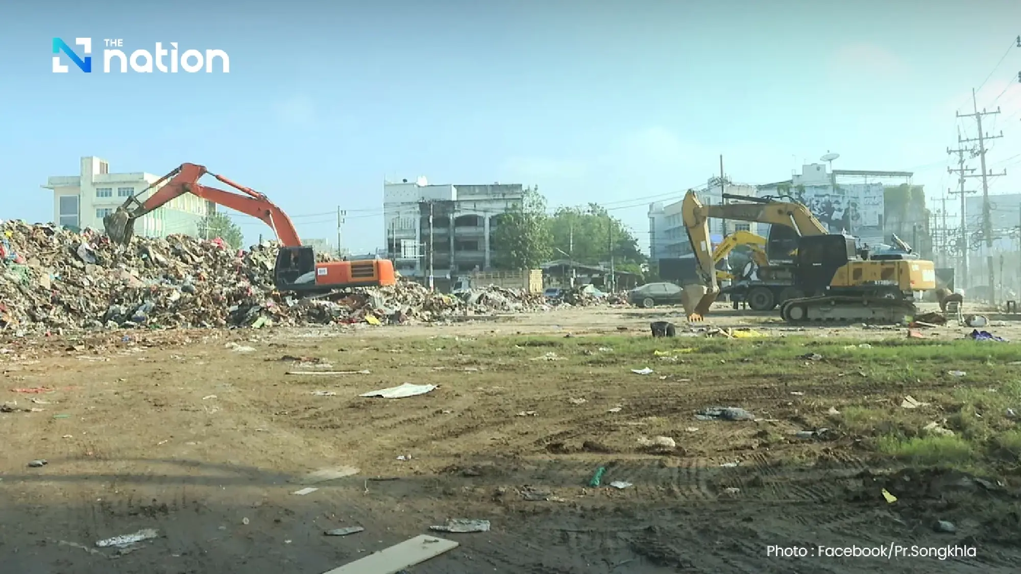 Hat Yai chokes on piles of rotting waste after floods, foul smell spreads citywide