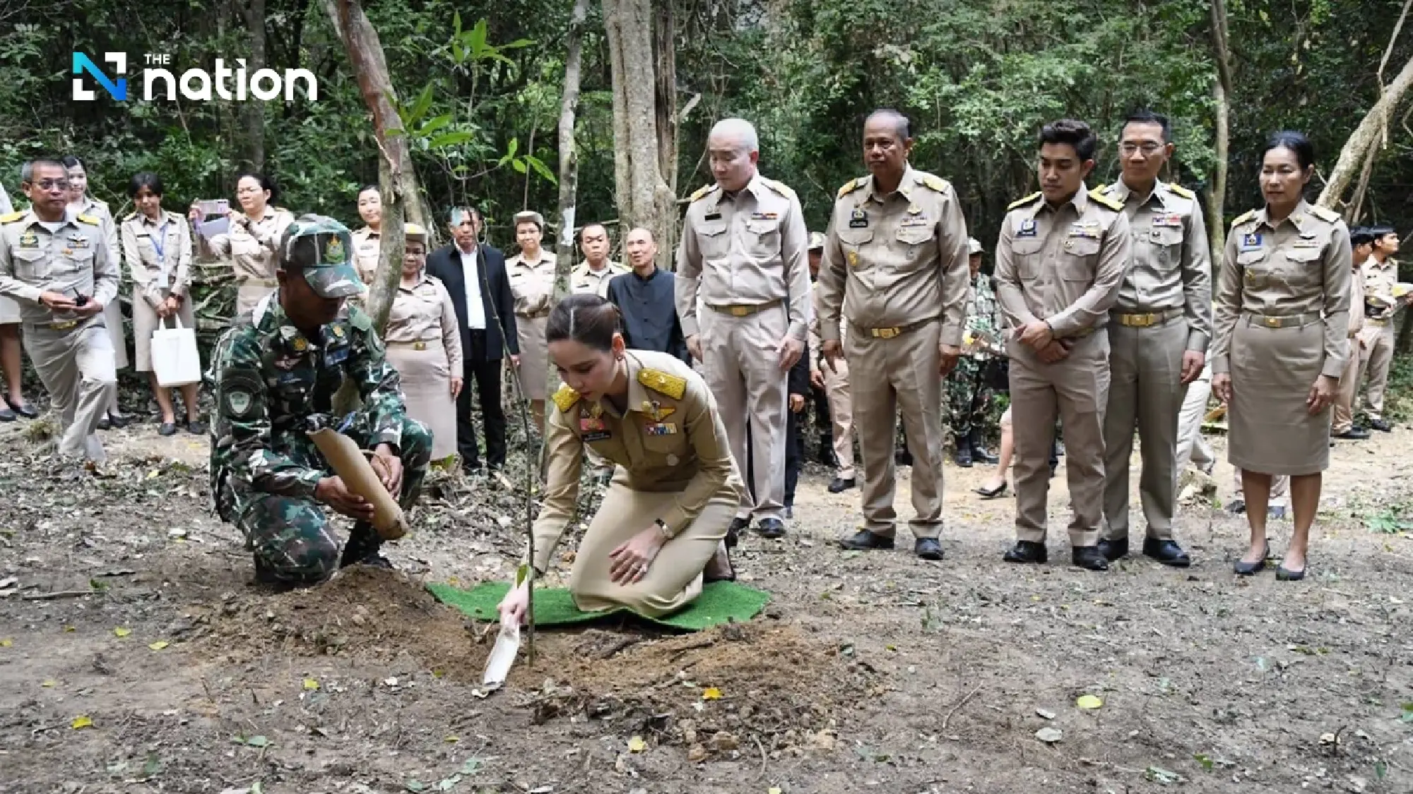 Sandalwood rite to craft royal urn and coffin for Queen Sirikit’s cremation