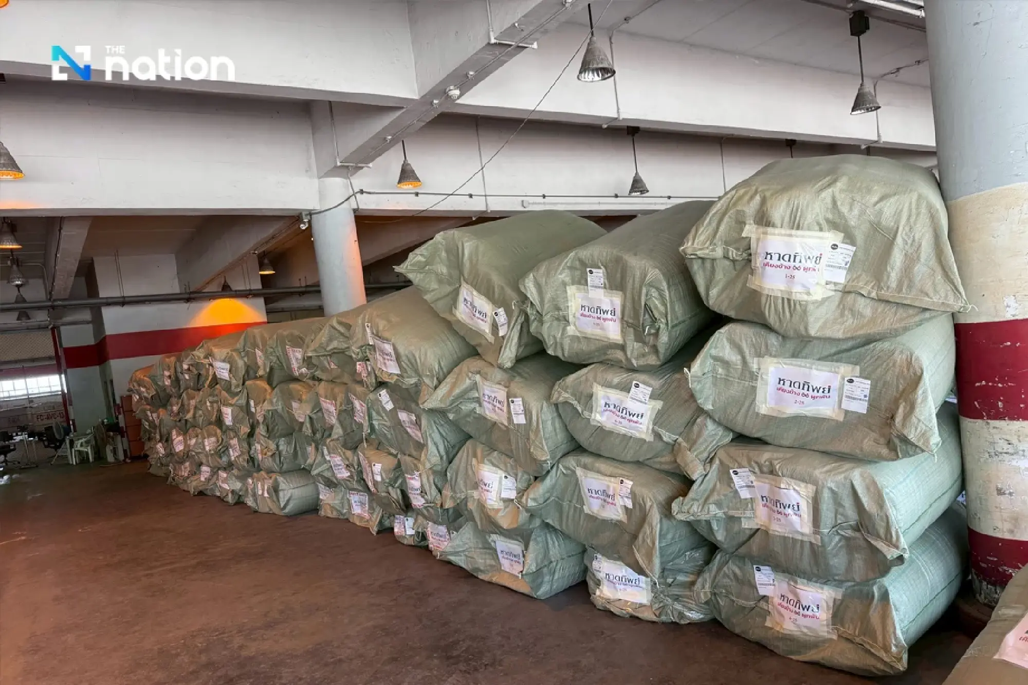 AirAsia Delivers Thai Compassion to Flood Victims in Hat Yai and Narathiwat