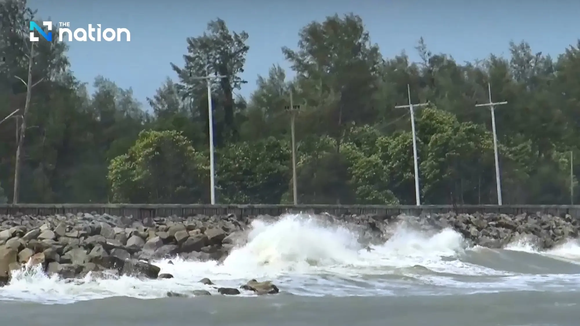 Heavy rain and strong waves in South Dec 11–16, unsettled weather in upper Thailand