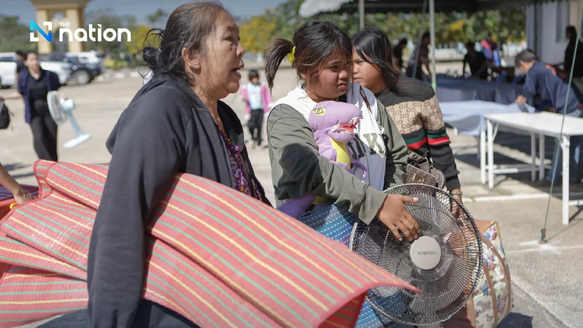 Cambodia attacks border areas, more than 120,000 people evacuated
