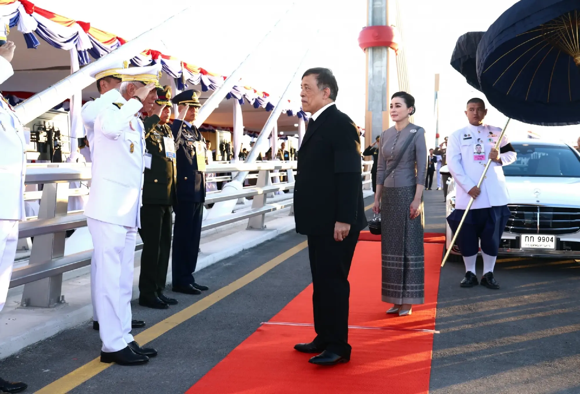 Their Majesties open fifth Thai–Lao Friendship Bridge linking Bueng Kan and Bolikhamxay