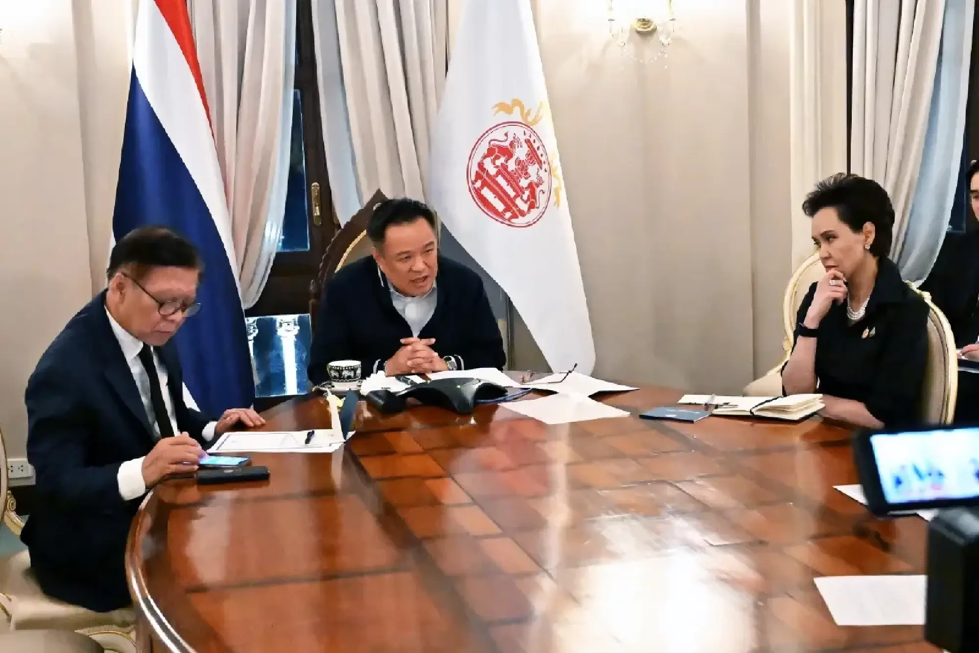 Trump calls Thai landmine blast an “accident”, says Thailand retaliated strongly as Anutin defends border response