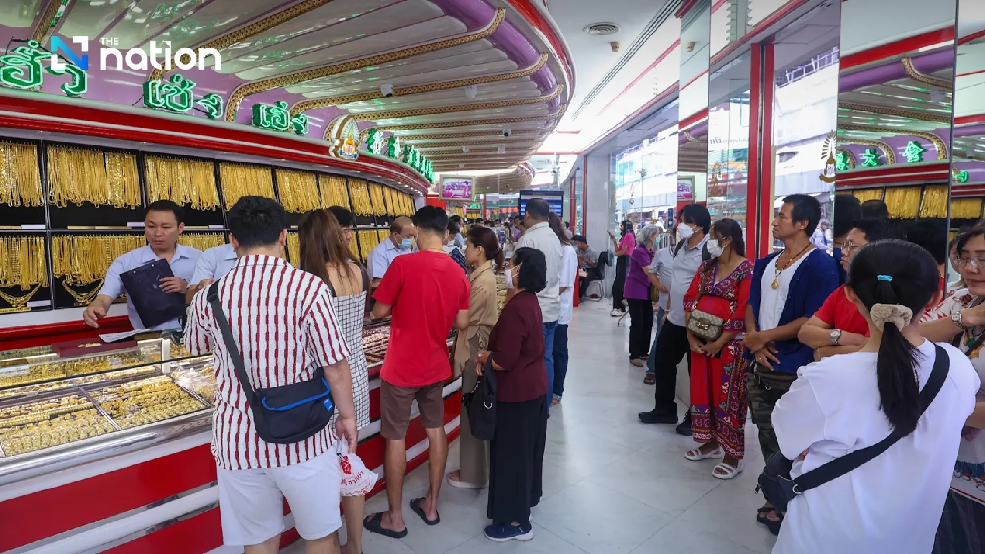 Gold and silver hit record highs as geopolitical tensions rise