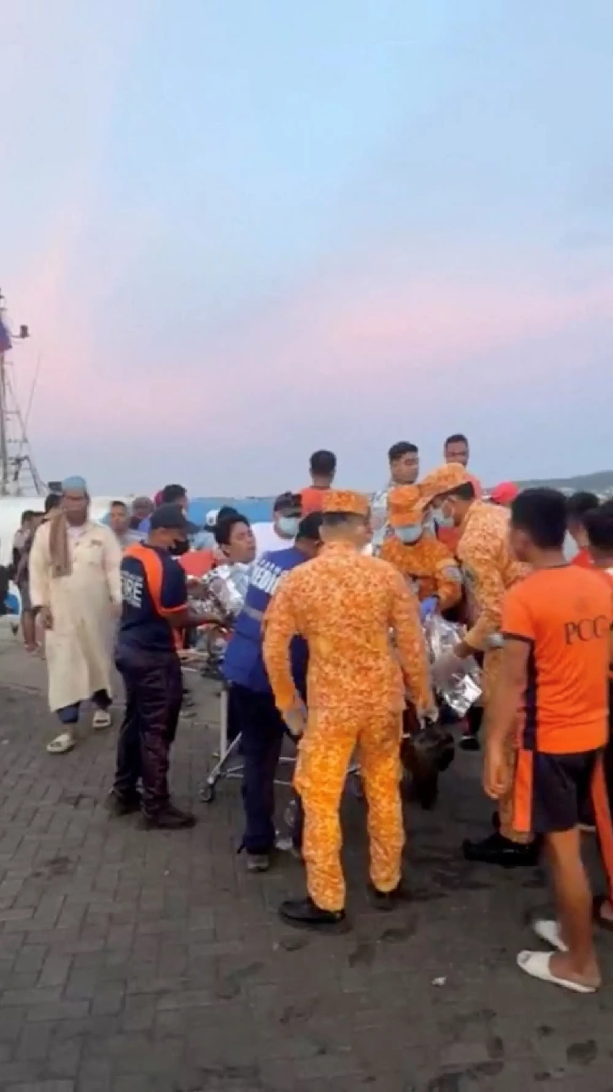 Philippines ferry tragedy: 15 dead, 28 missing as search continues