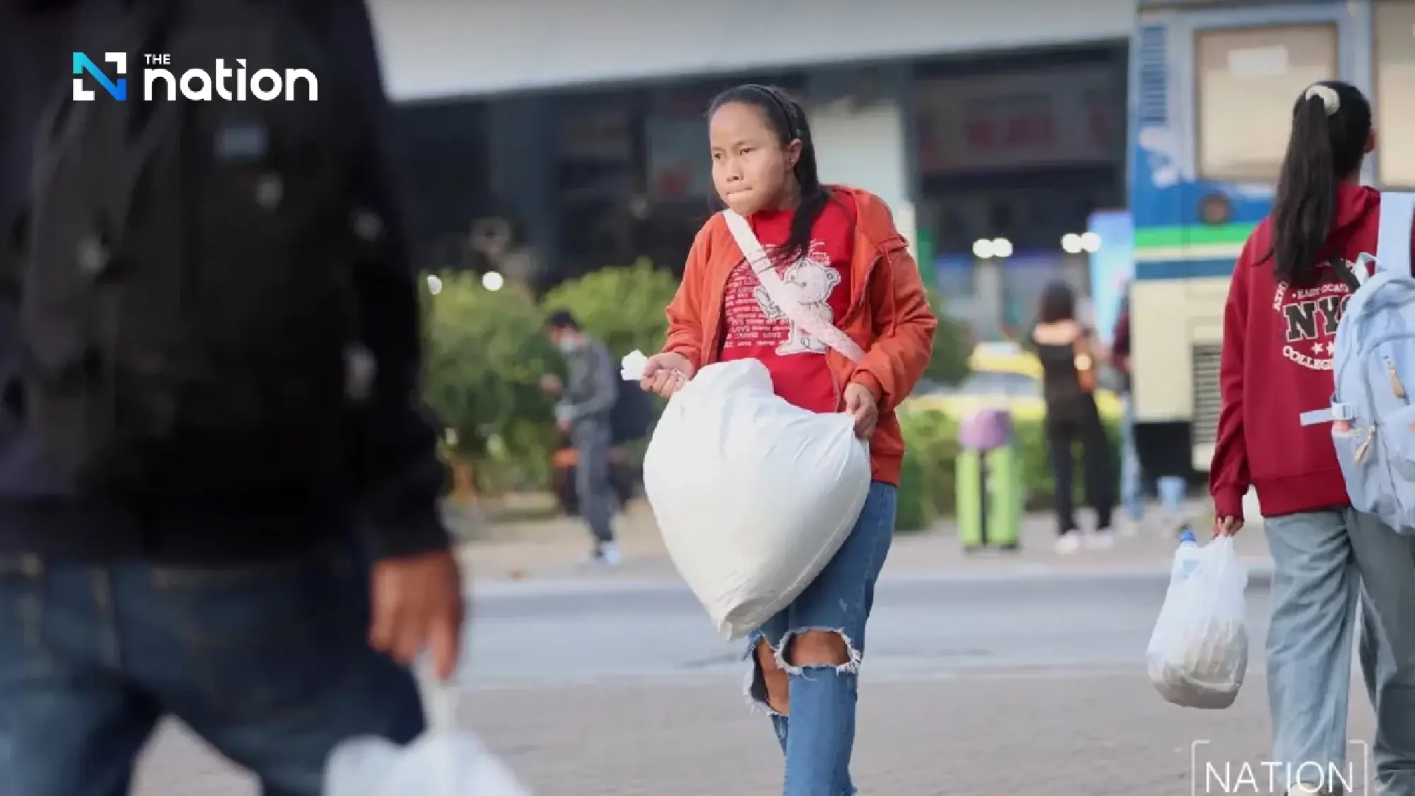 New Year break ends as travellers stream back to Bangkok