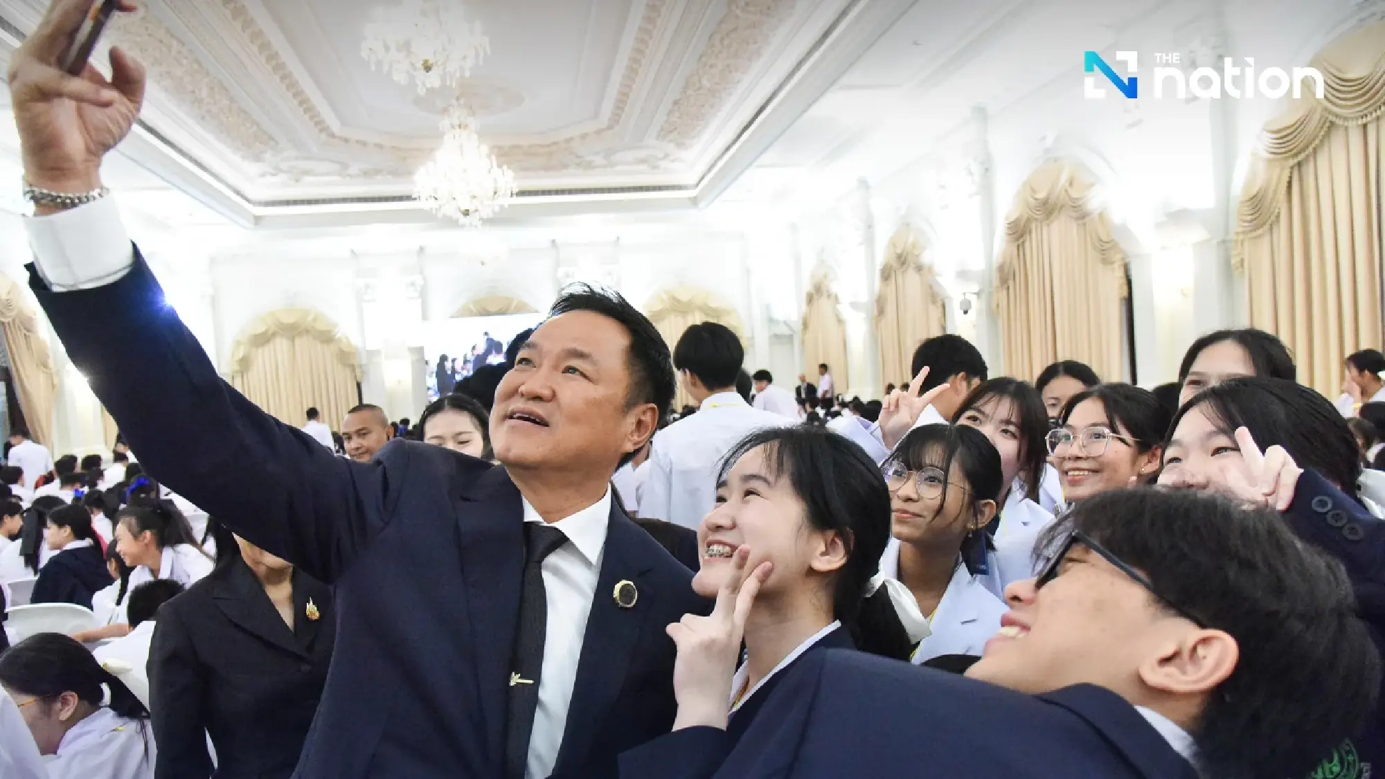 Anutin urges children and youths to aim higher and keep learning