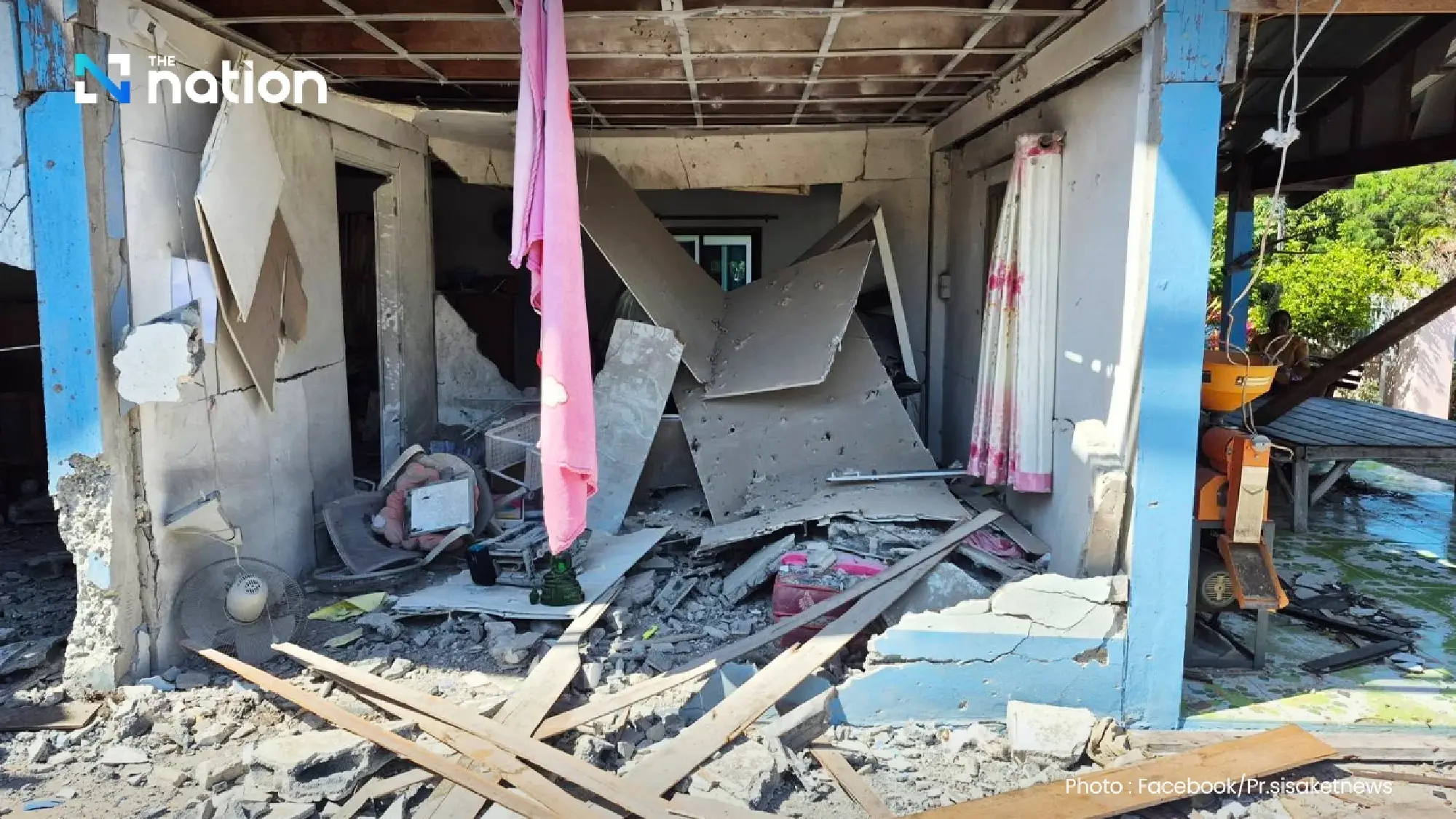 Si Sa Ket inspects border clash damage: 247 homes hit