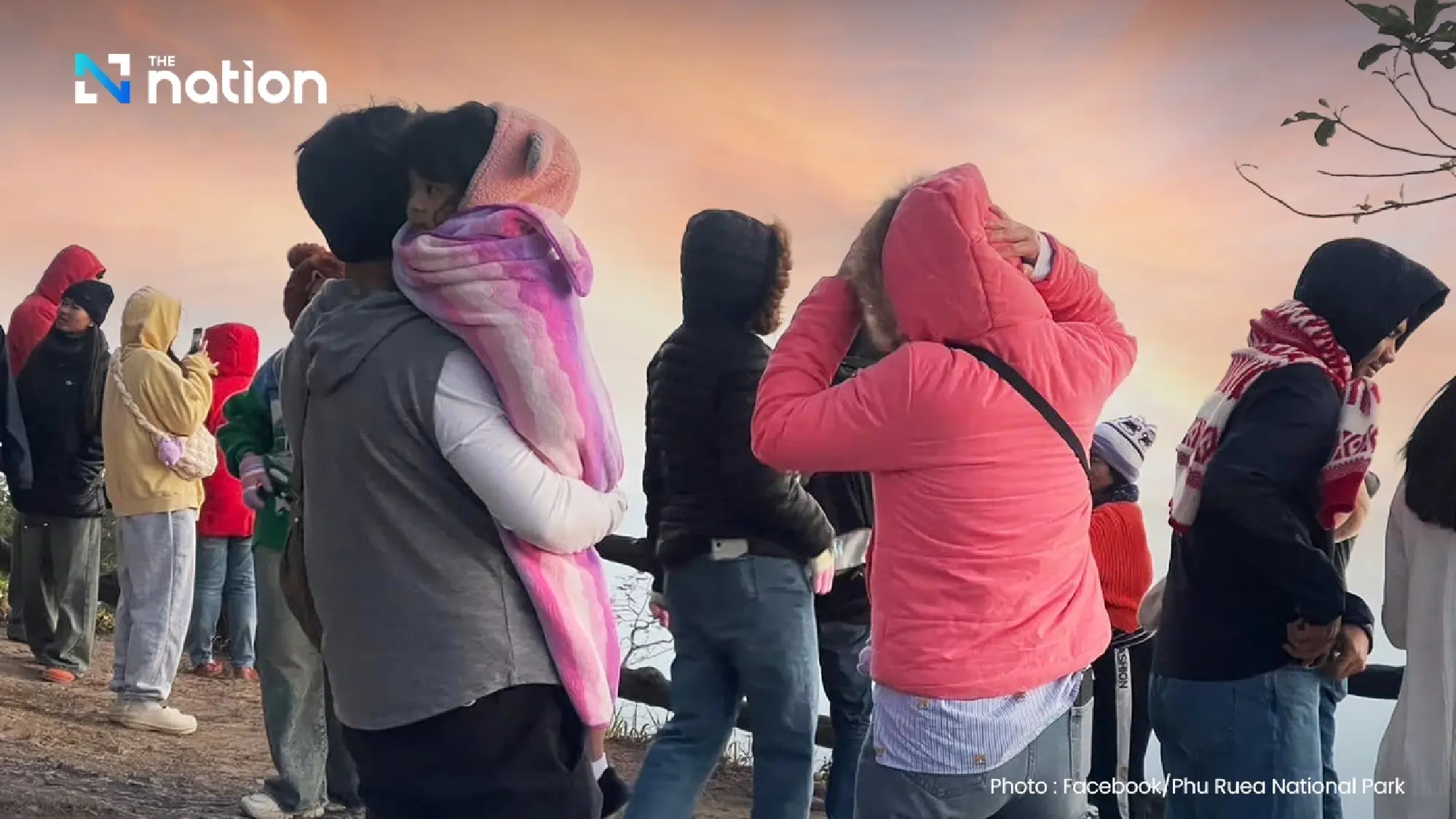 Cool mornings persist nationwide, light rain in lower South