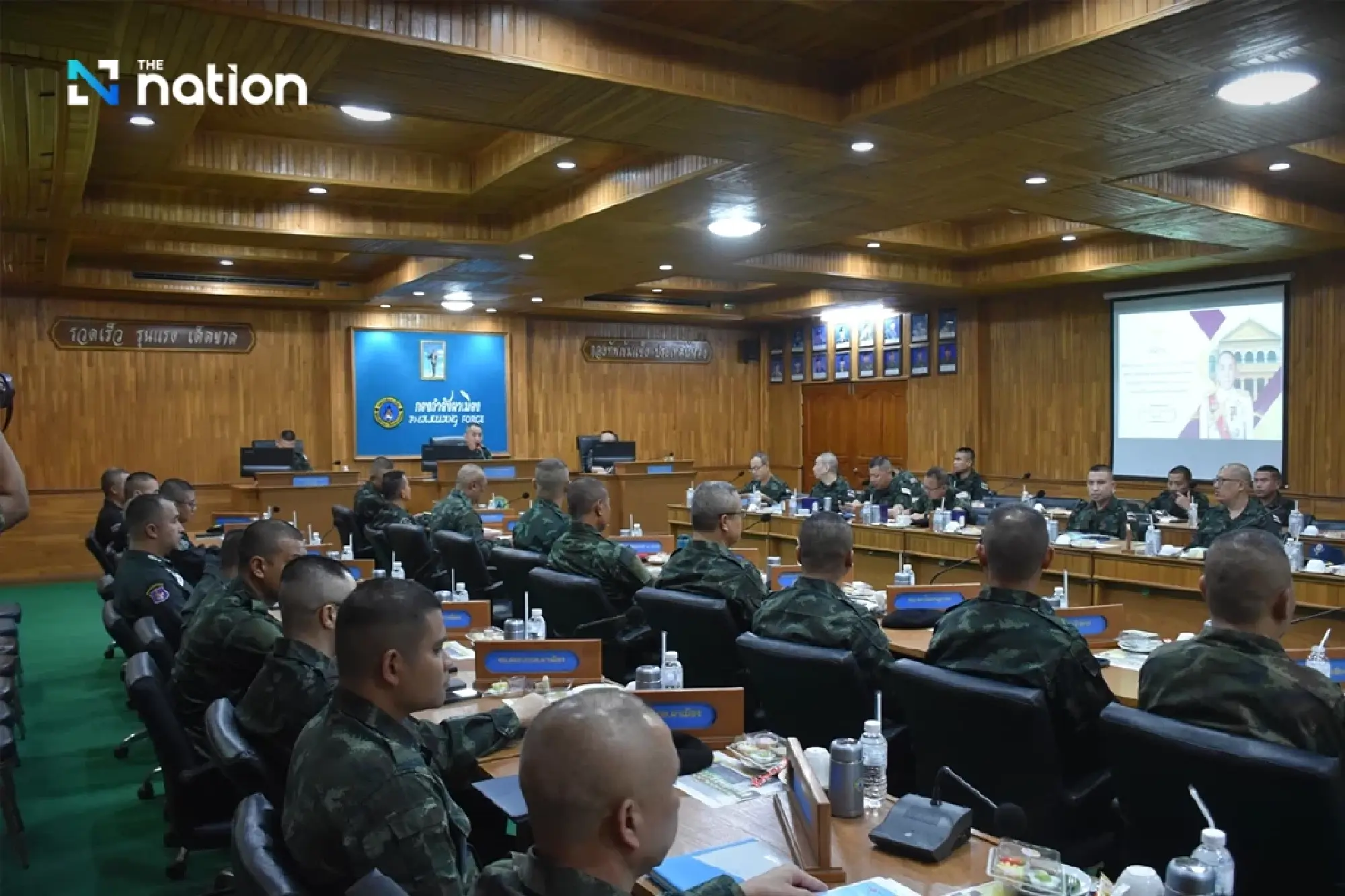 Supreme commander, defence permanent secretary visit forces in Tak, Chiang Mai