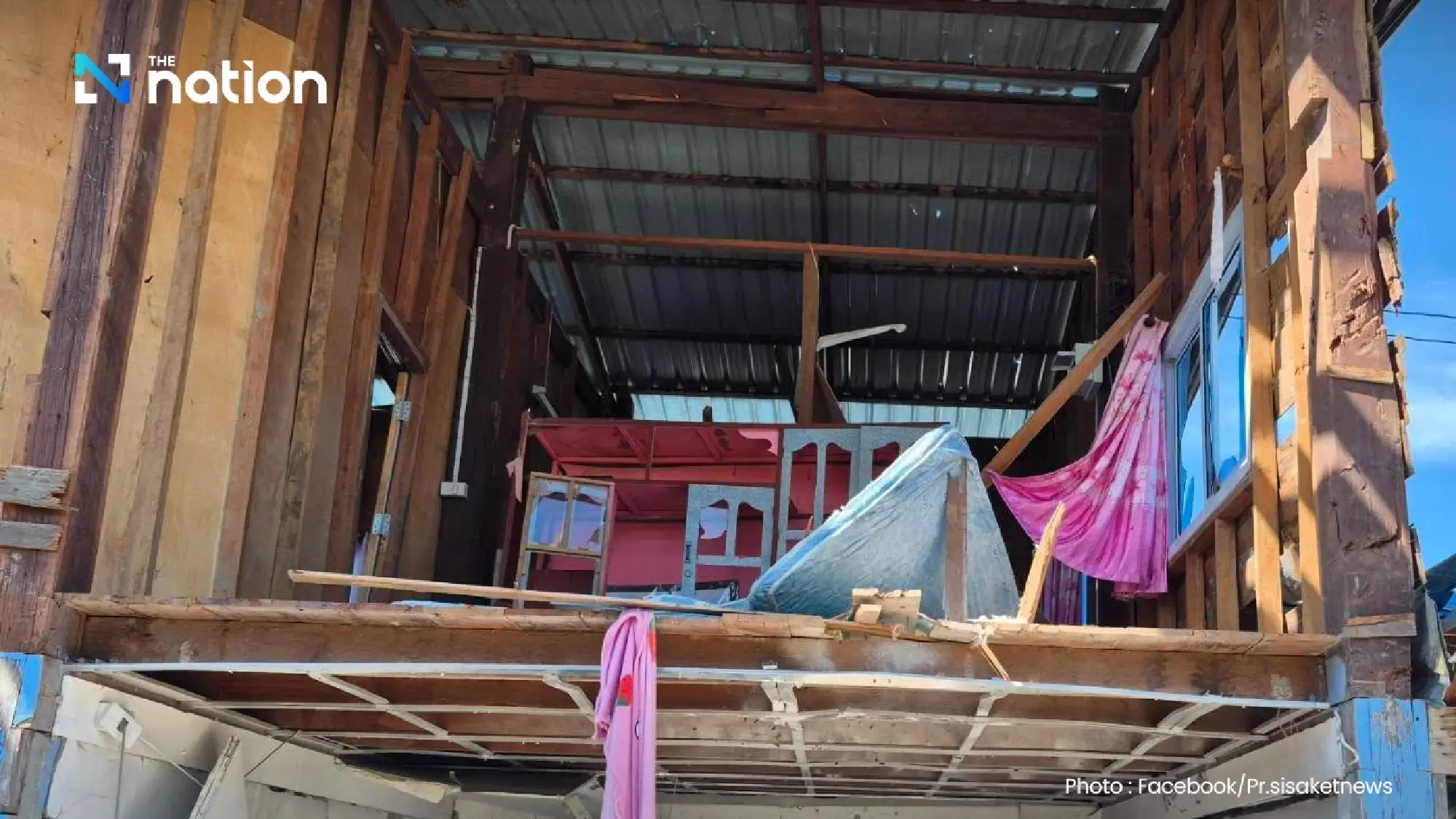 Si Sa Ket inspects border clash damage: 247 homes hit