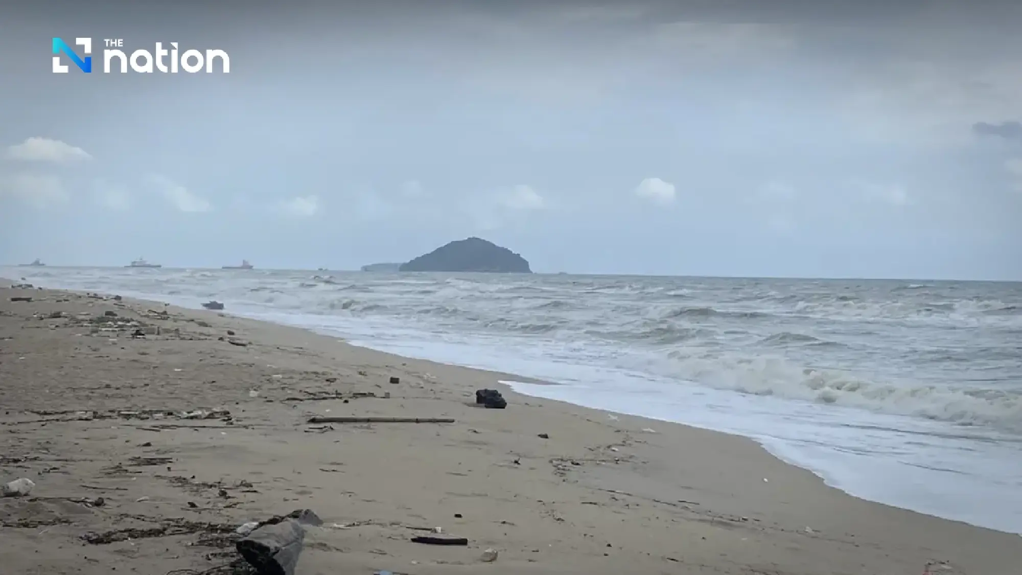 Strong winds, 3-metre waves forecast in Gulf of Thailand; Songkhla raises red flags