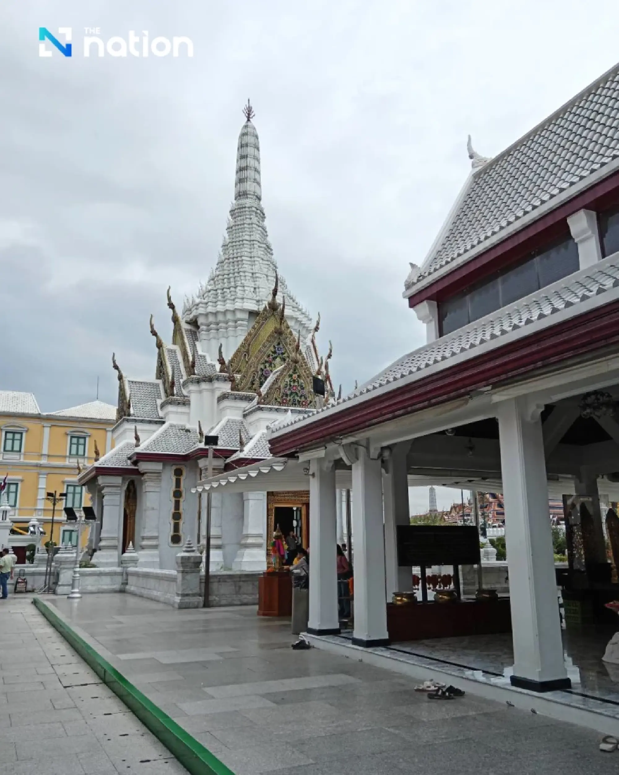 Bangkok Security Forces Crack Down on Aggressive Flower Scams at City Pillar Shrine