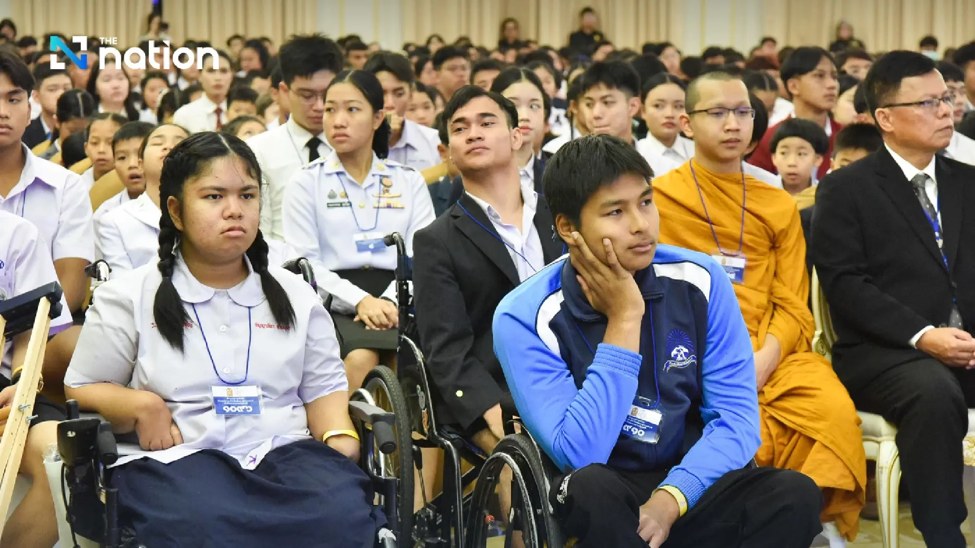 Anutin urges children and youths to aim higher and keep learning