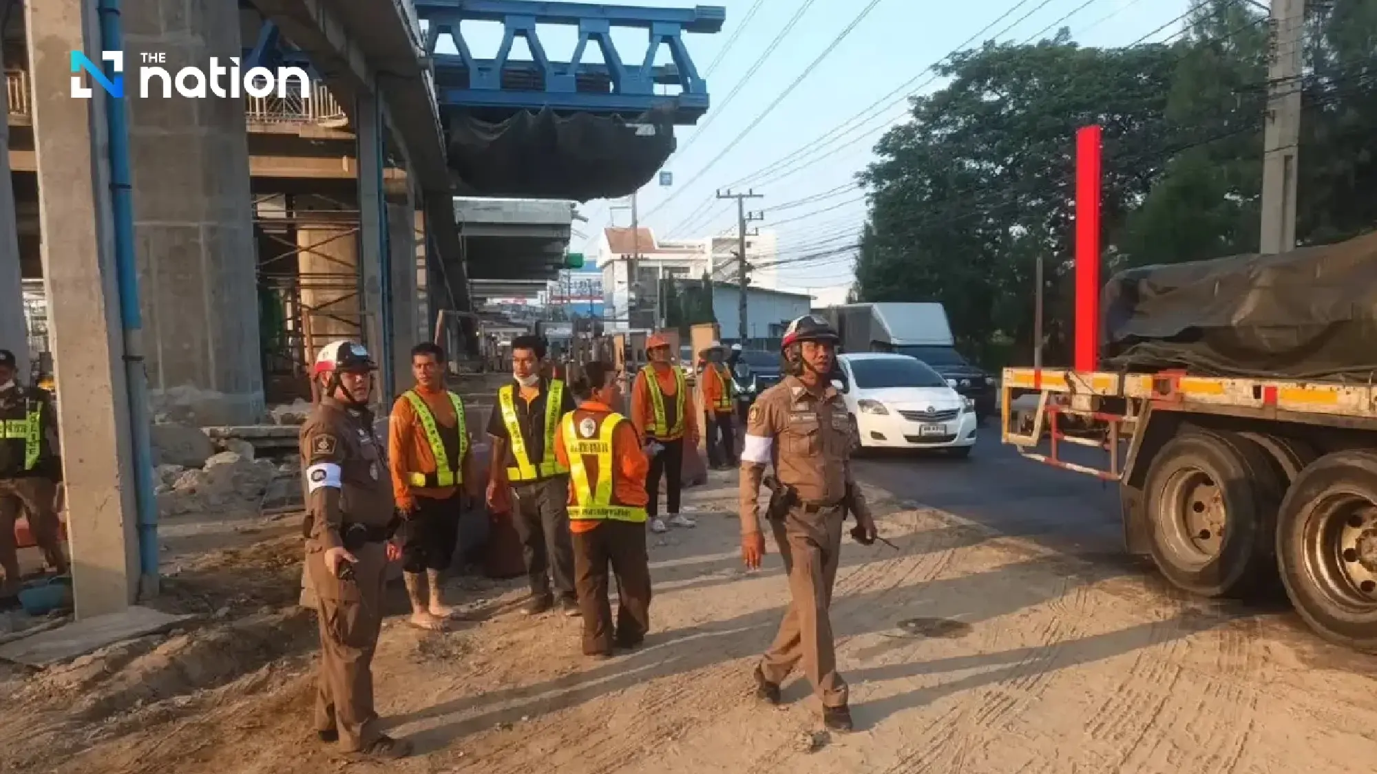Rama II road collapse triggers emergency in Samut Sakhon; citywide water outage and gridlock