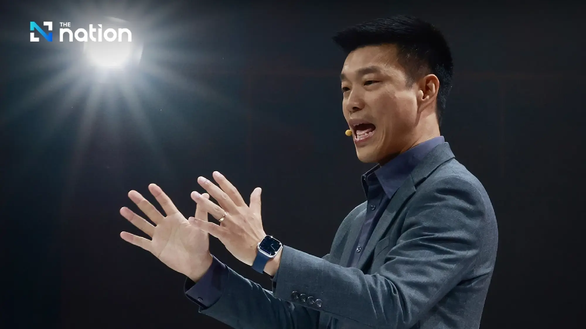 Natthaphong urges voters to choose wisely on Feb 8, calls for a ‘people’s government’