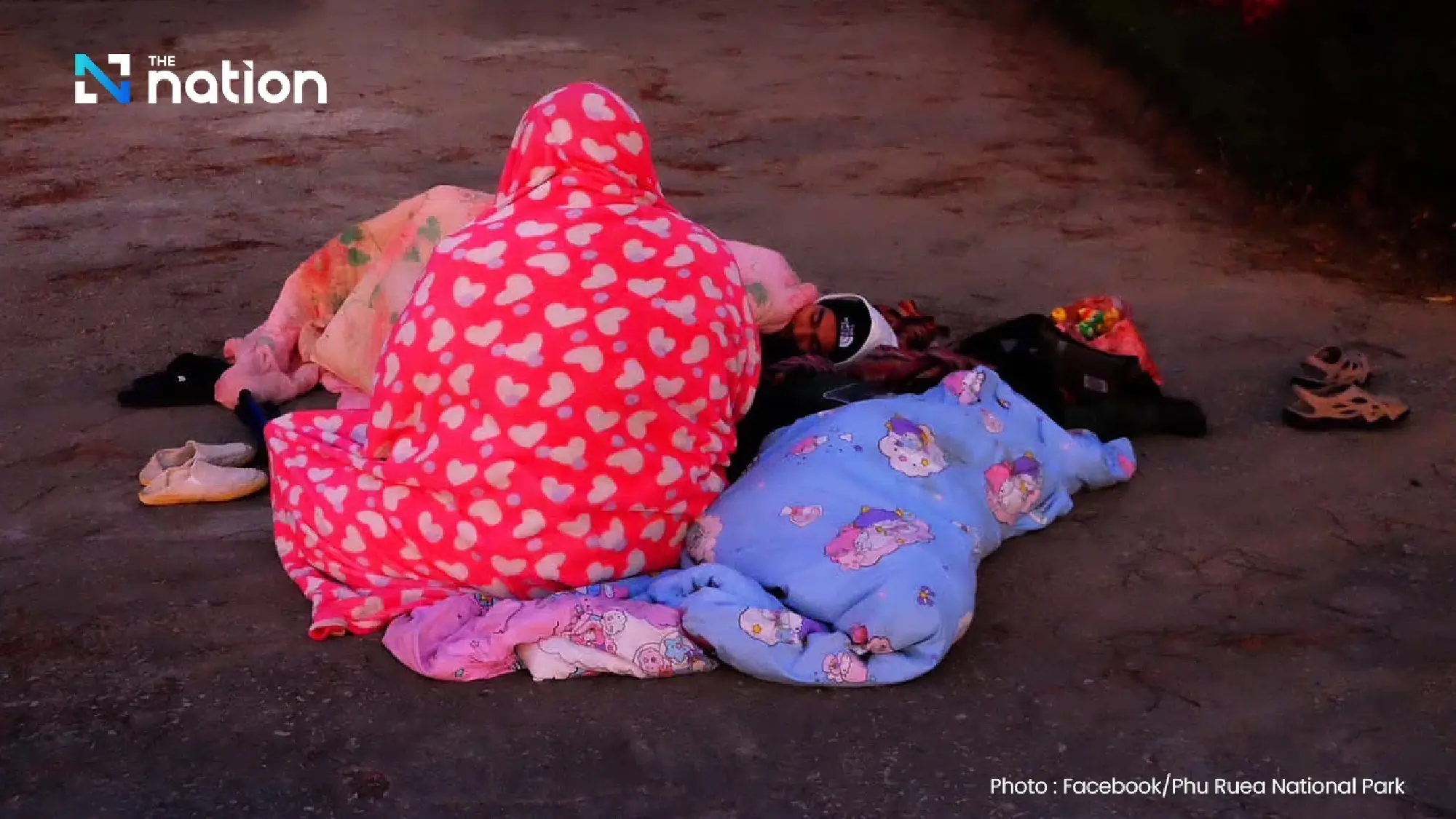 Cool mornings persist nationwide, light rain in lower South