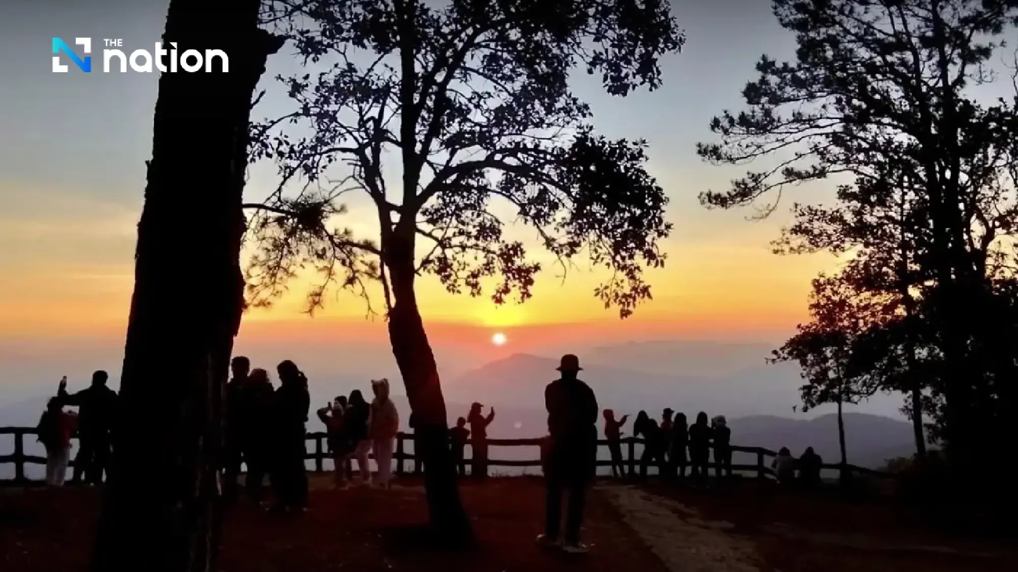 Phu Ruea chills to 7°C as tourists chase sunrise and mist