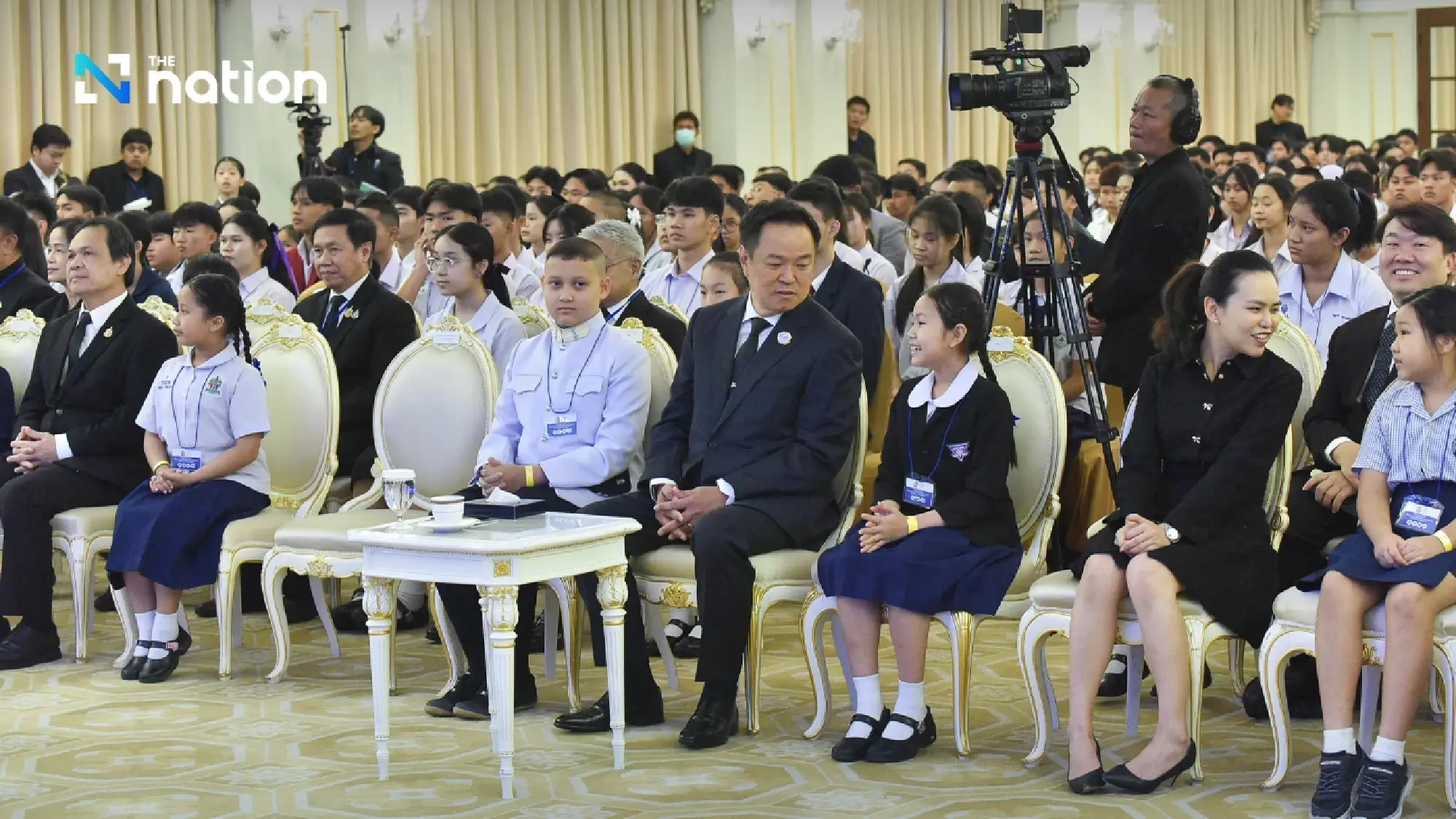 Anutin urges children and youths to aim higher and keep learning