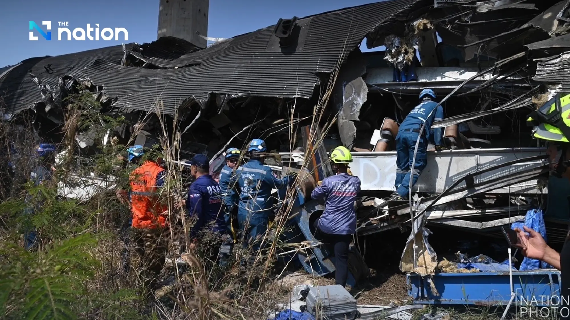 Search temporarily halted after loud noise from crane causes panic
