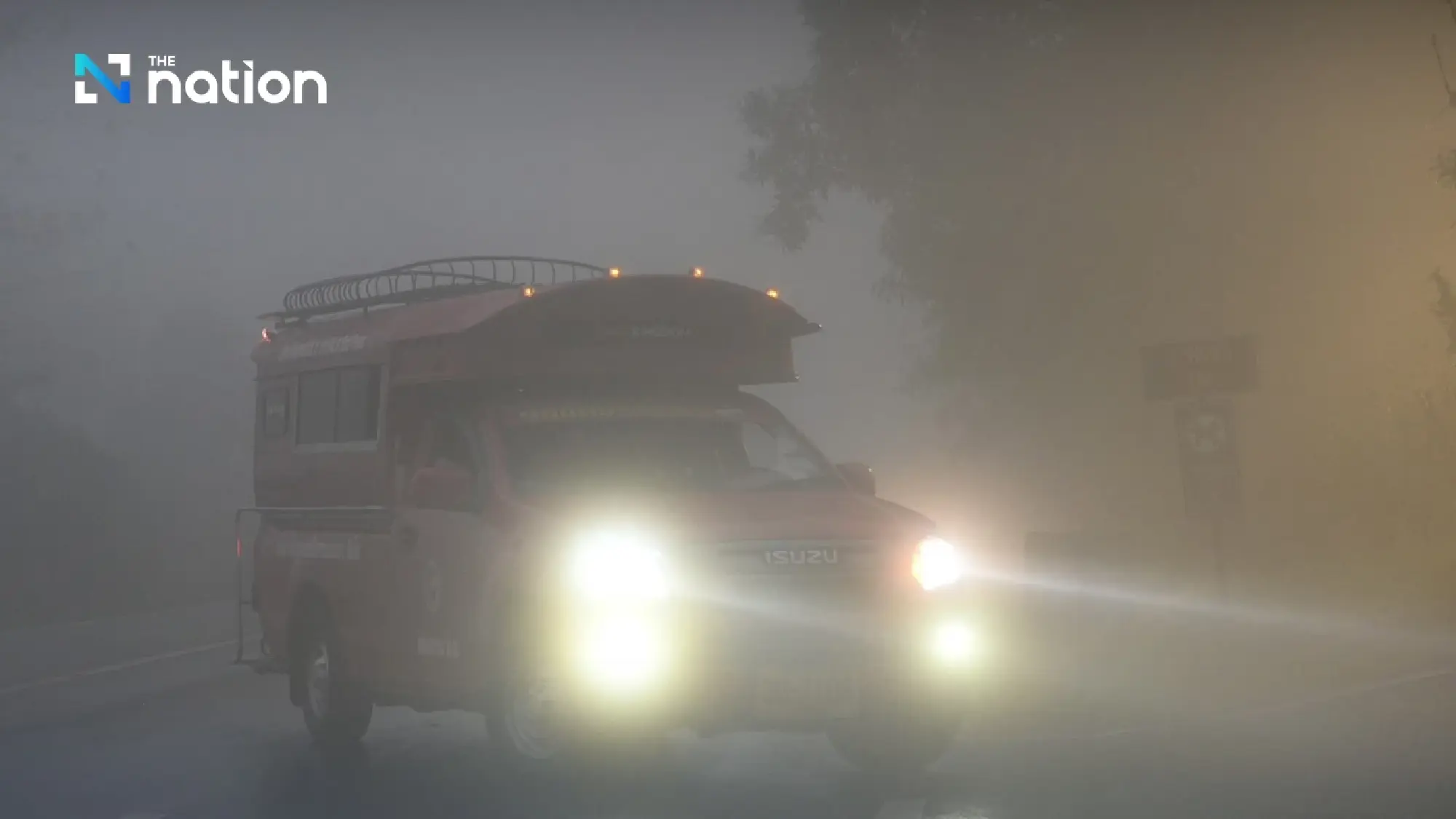 Moderate cold air mass keeps upper Thailand chilly; isolated storms in South