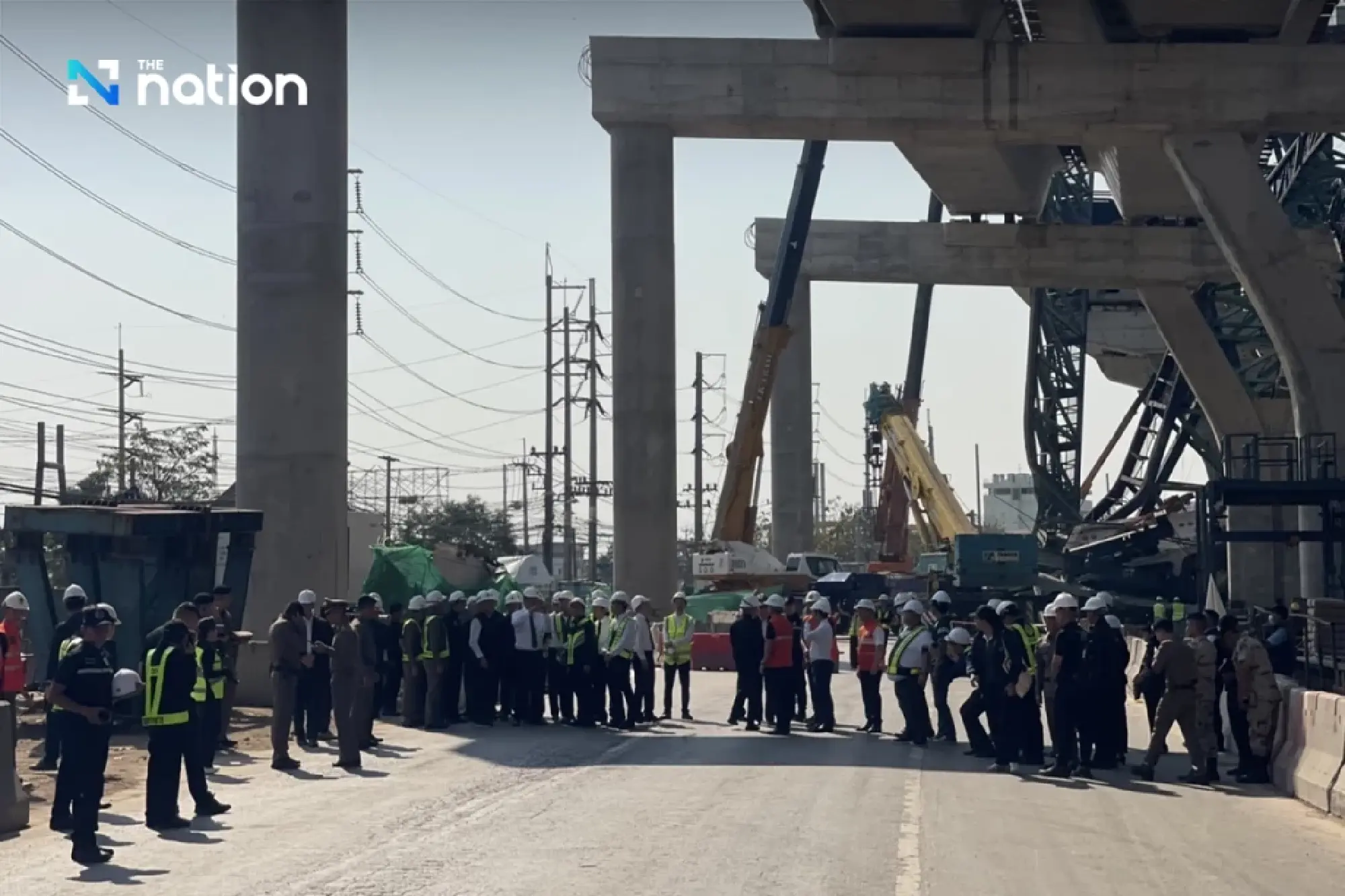 Anutin condemns negligence in Rama II crane collapse
