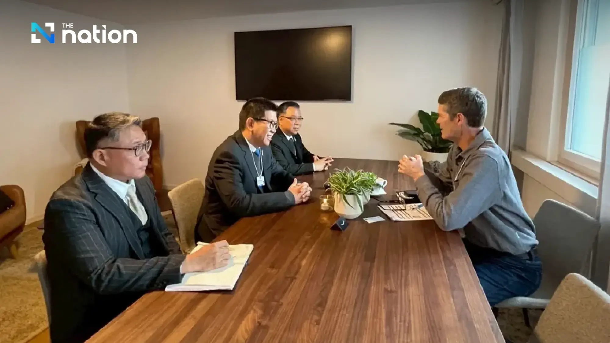 Ekniti opens first day in Davos, leads “Team Thailand” talks with Big Tech and World Bank