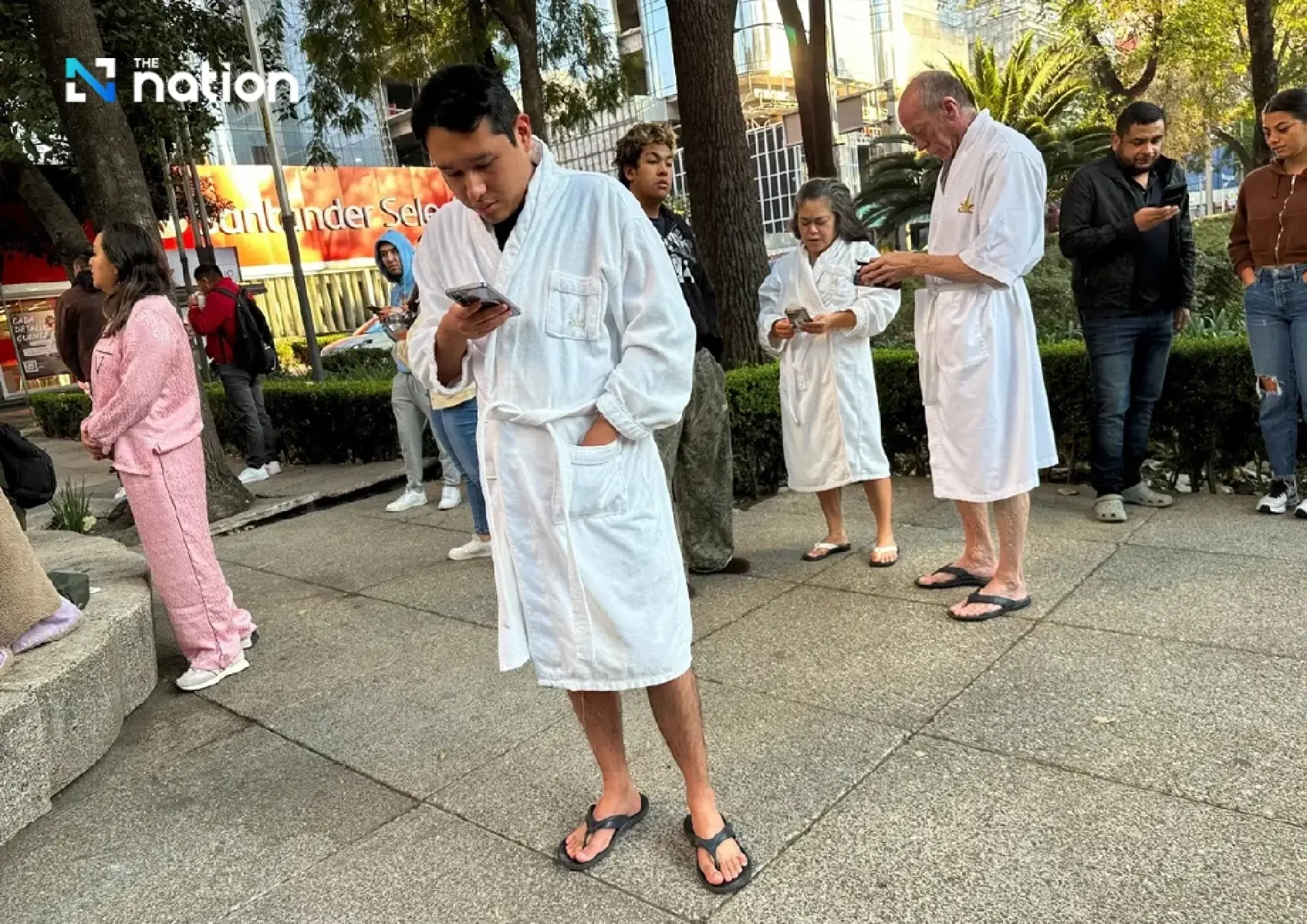 6.5 quake hits Mexico; at least two dead