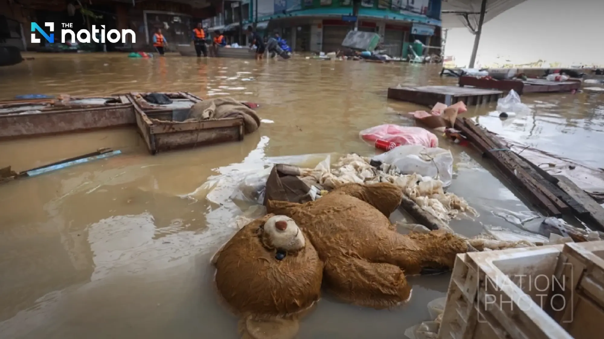Business groups urge 40m-baht soft loans to revive Hat Yai as fewer than 20% of shops reopen after floods