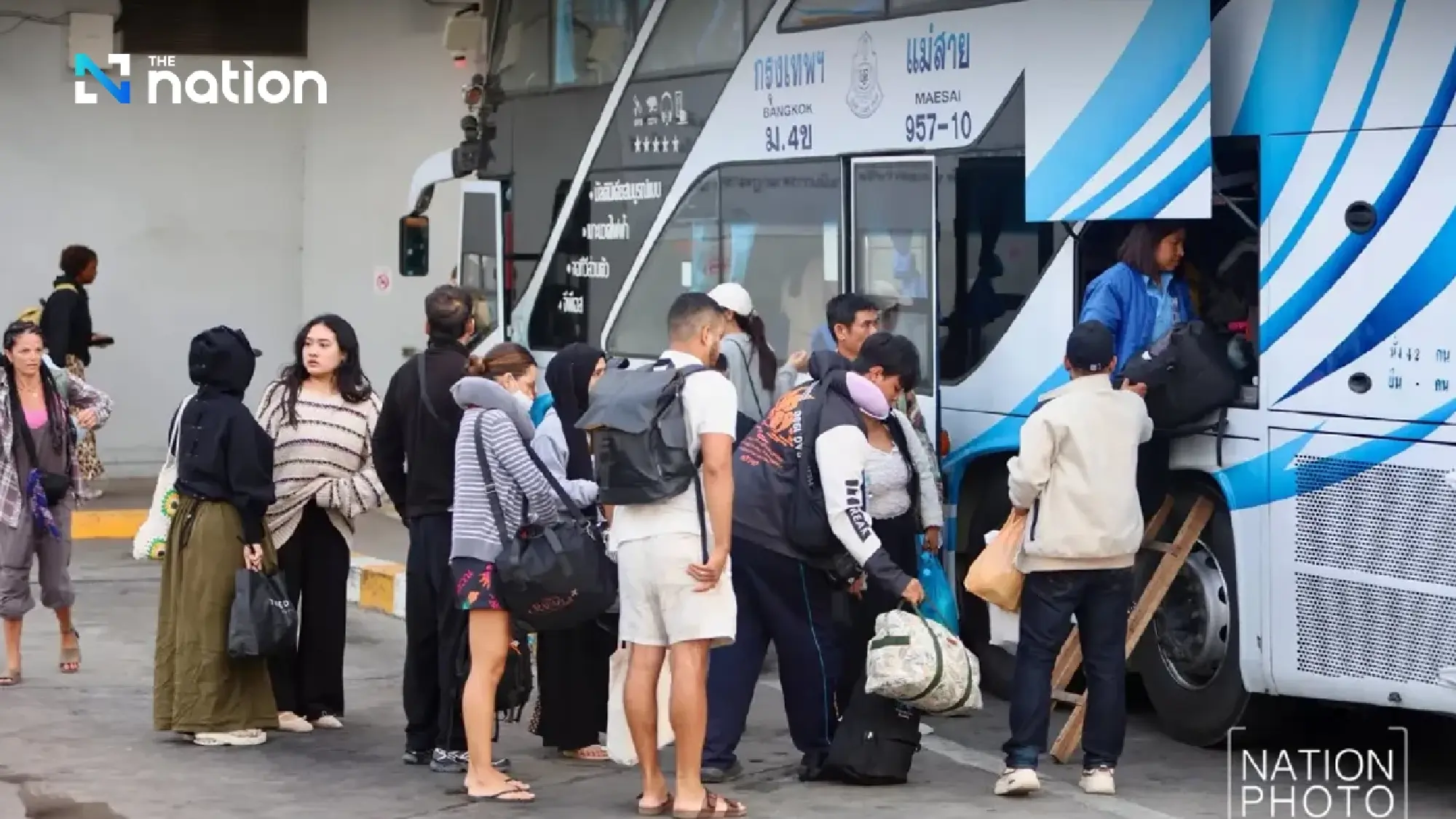 New Year break ends as travellers stream back to Bangkok