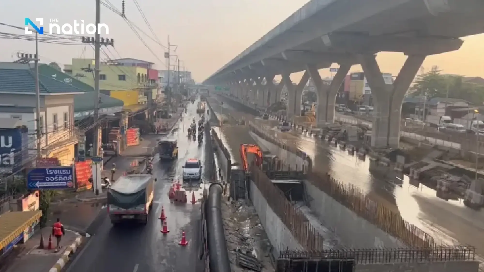 Rama II road collapse triggers emergency in Samut Sakhon; citywide water outage and gridlock