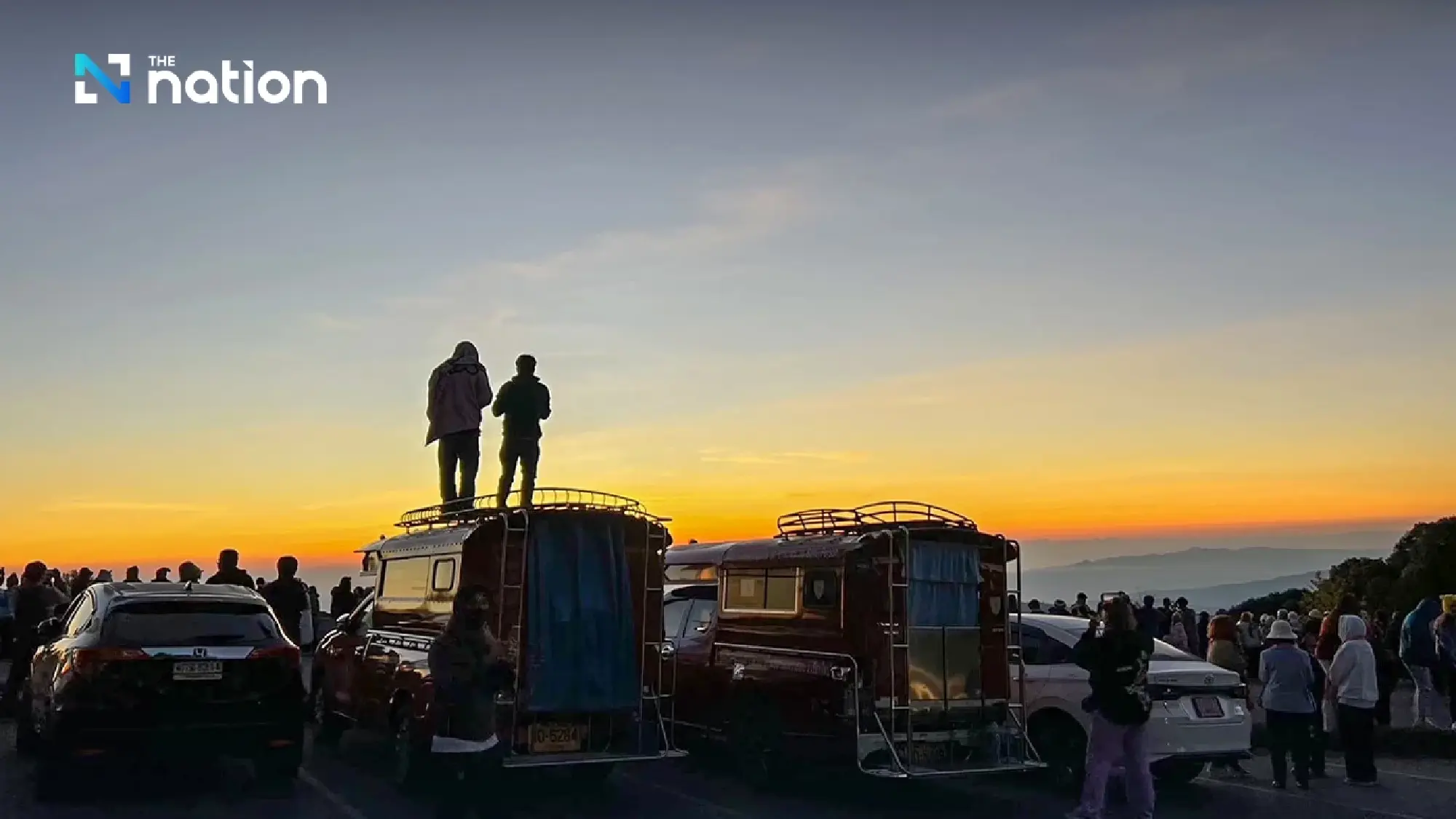 Moderate cold air mass keeps upper Thailand chilly; isolated storms in South