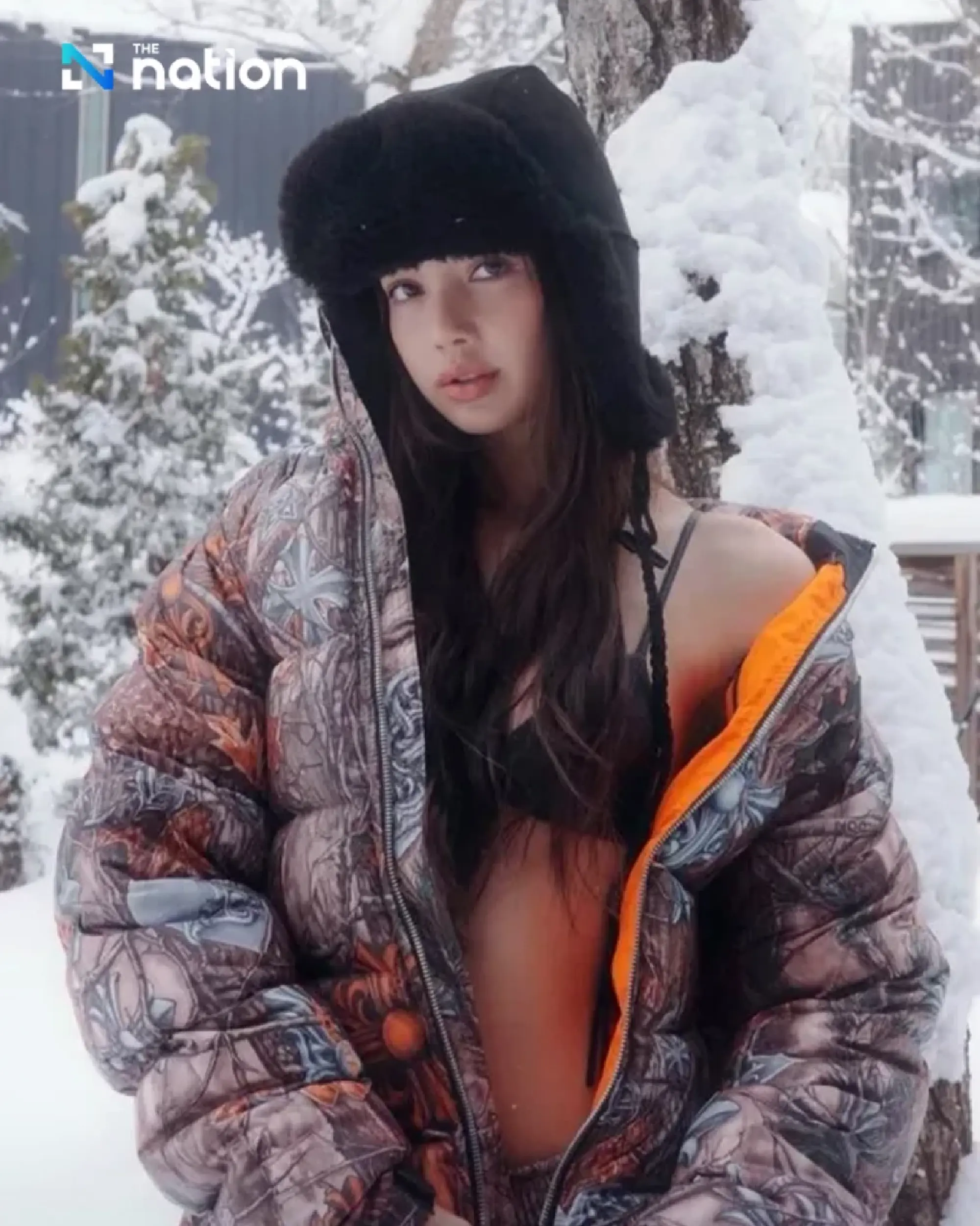 Thamanat’s northern lights snaps spark buzz over ultra-rare jacket “also worn by Lisa”
